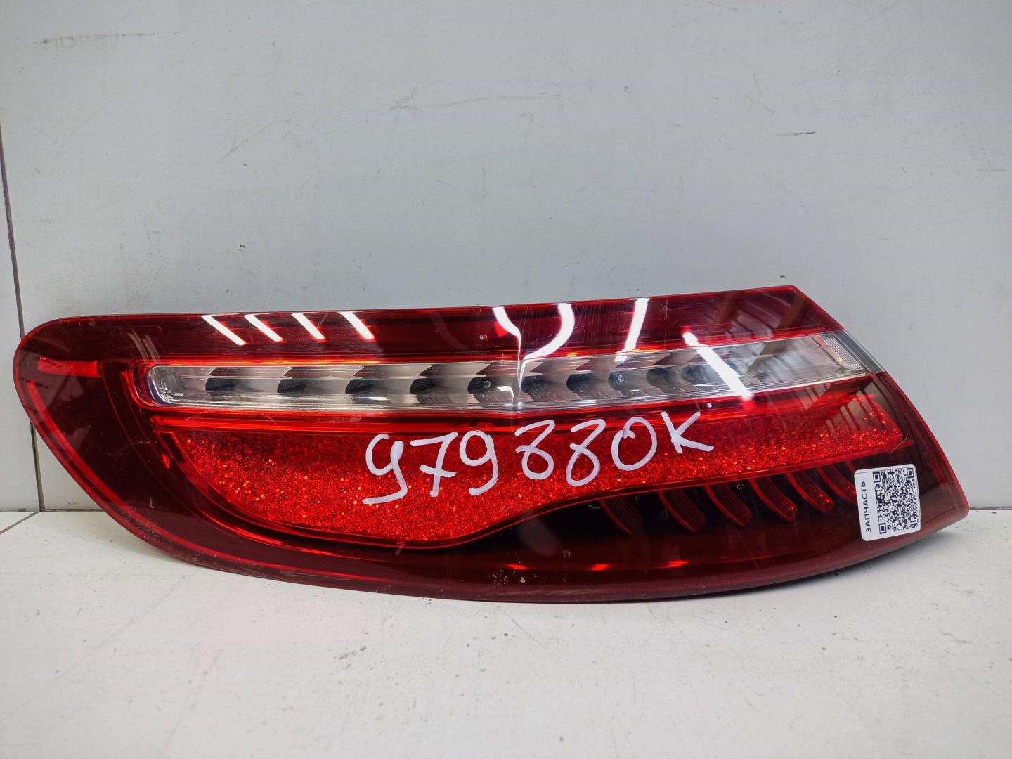 Фонарь задний наружный левый