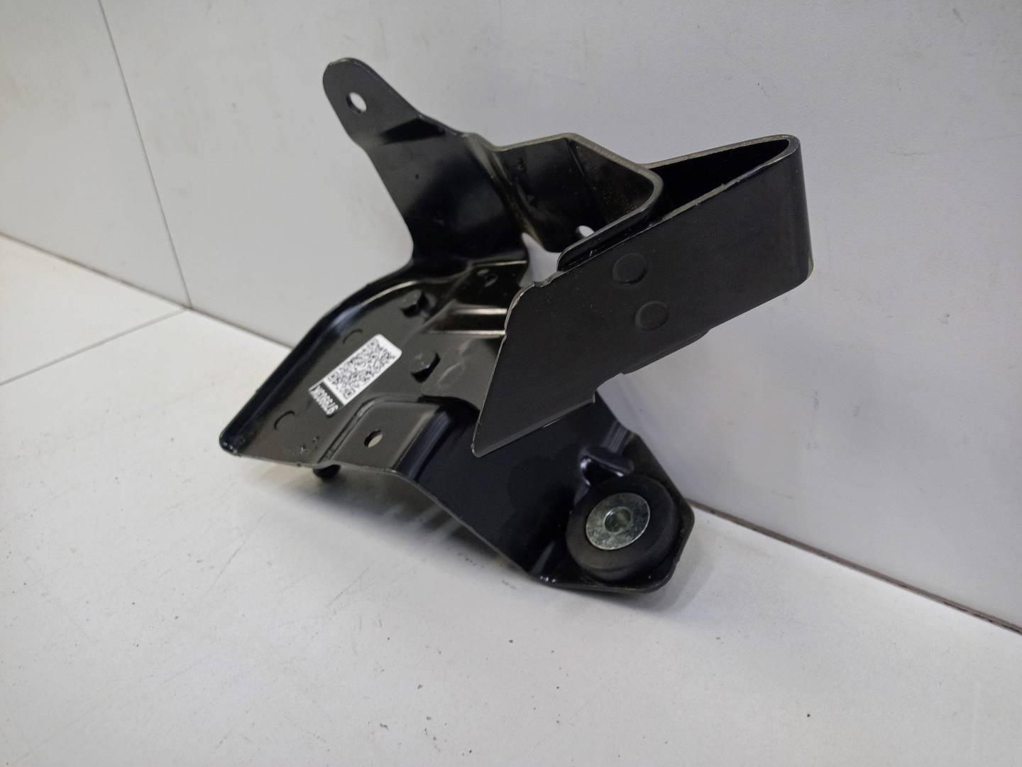 Кронштейн крепления насоса пневмоподвески