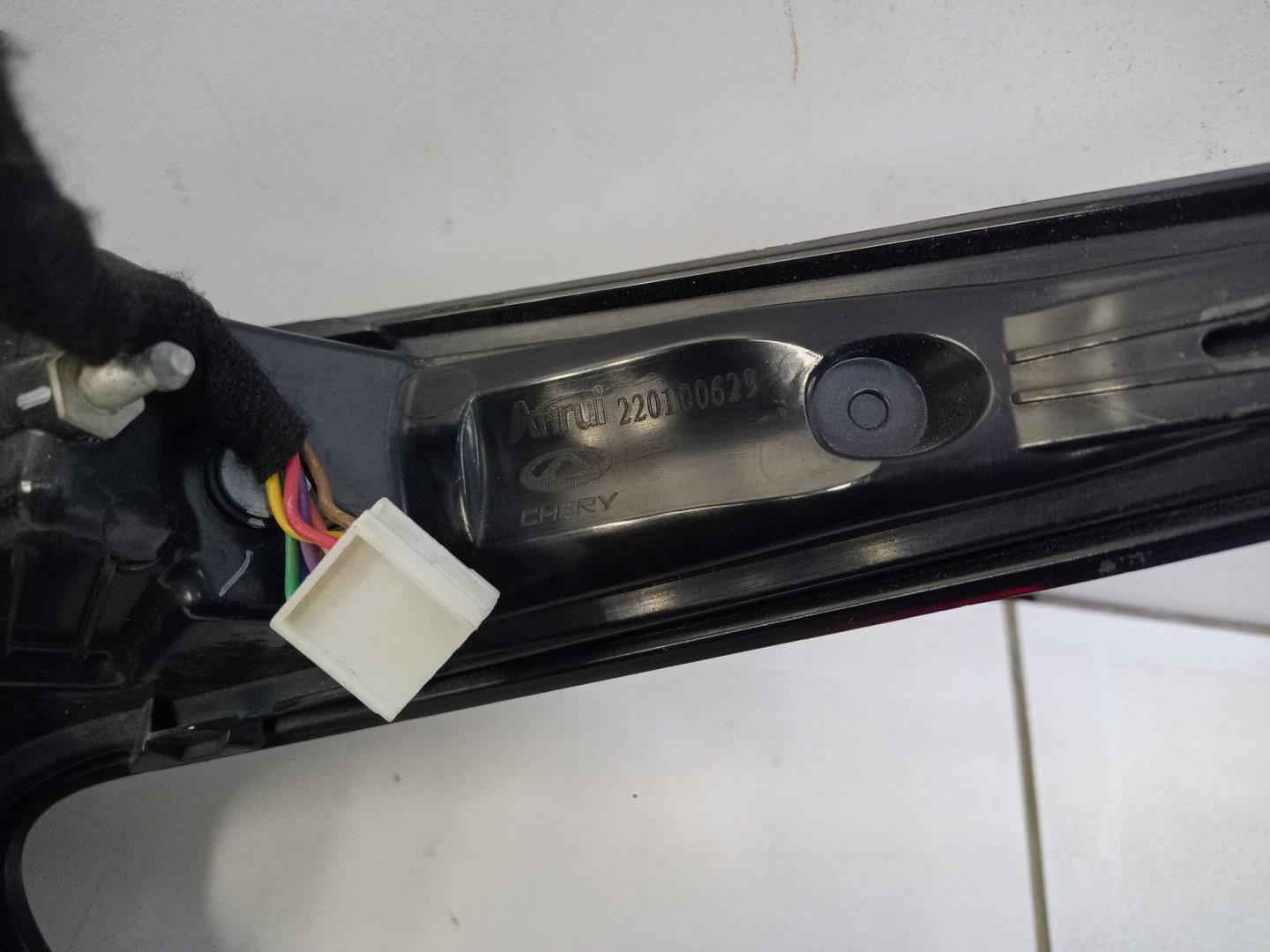 Фонарь задний наружный левый