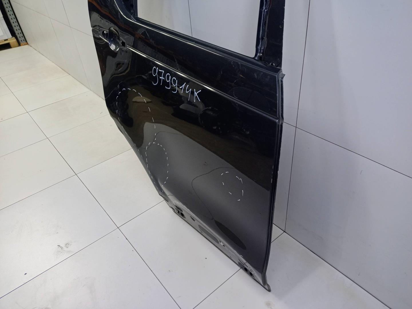 Дверь задняя правая