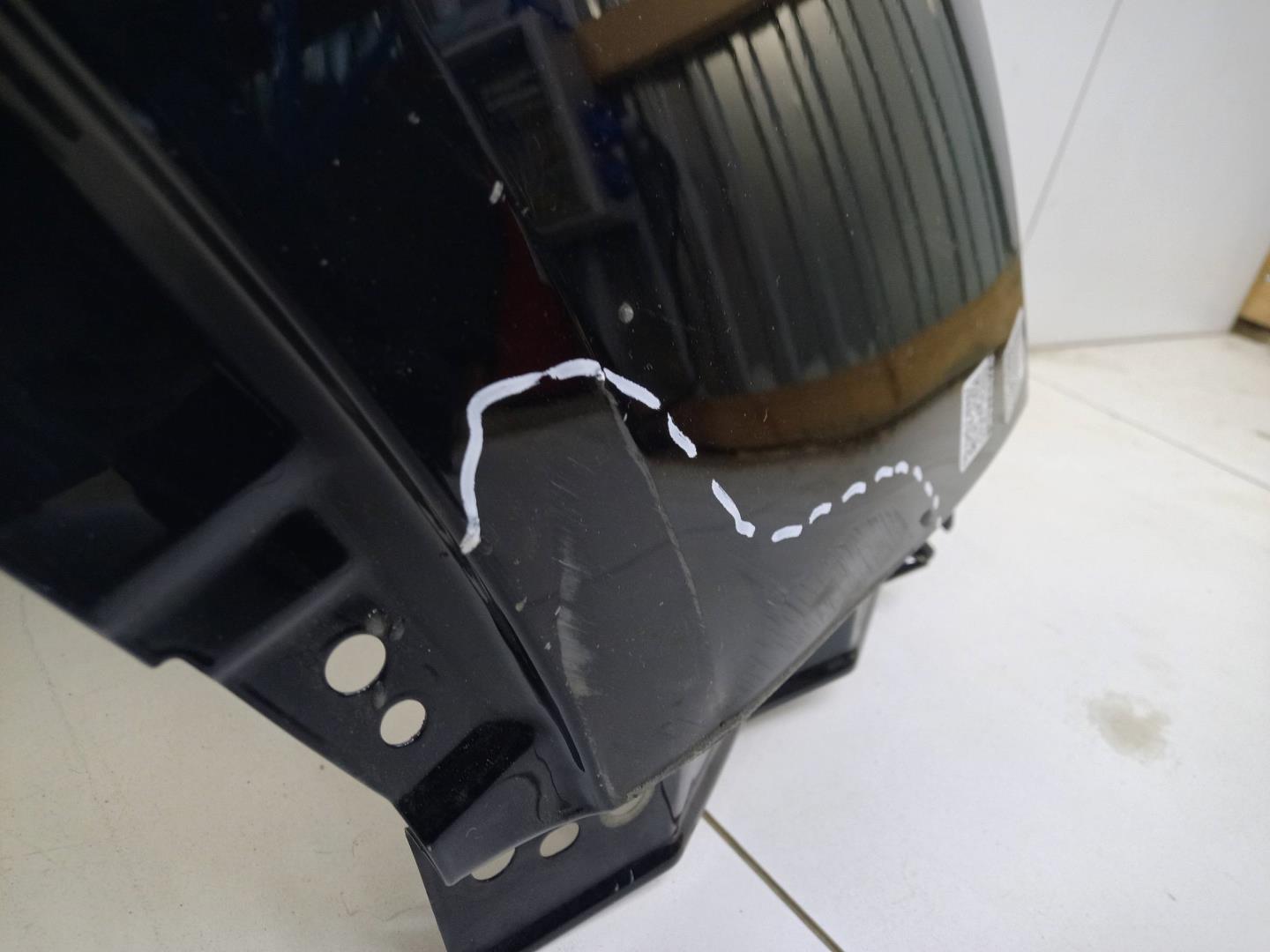 Крыло переднее правое