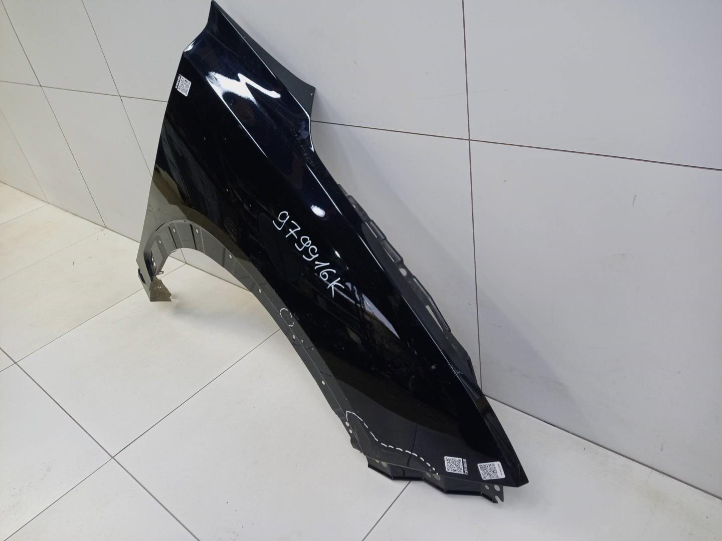 Крыло переднее правое