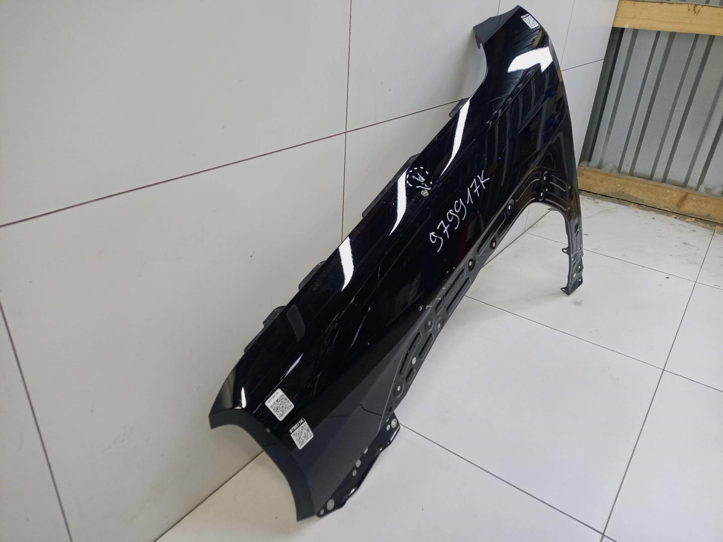 Крыло переднее левое