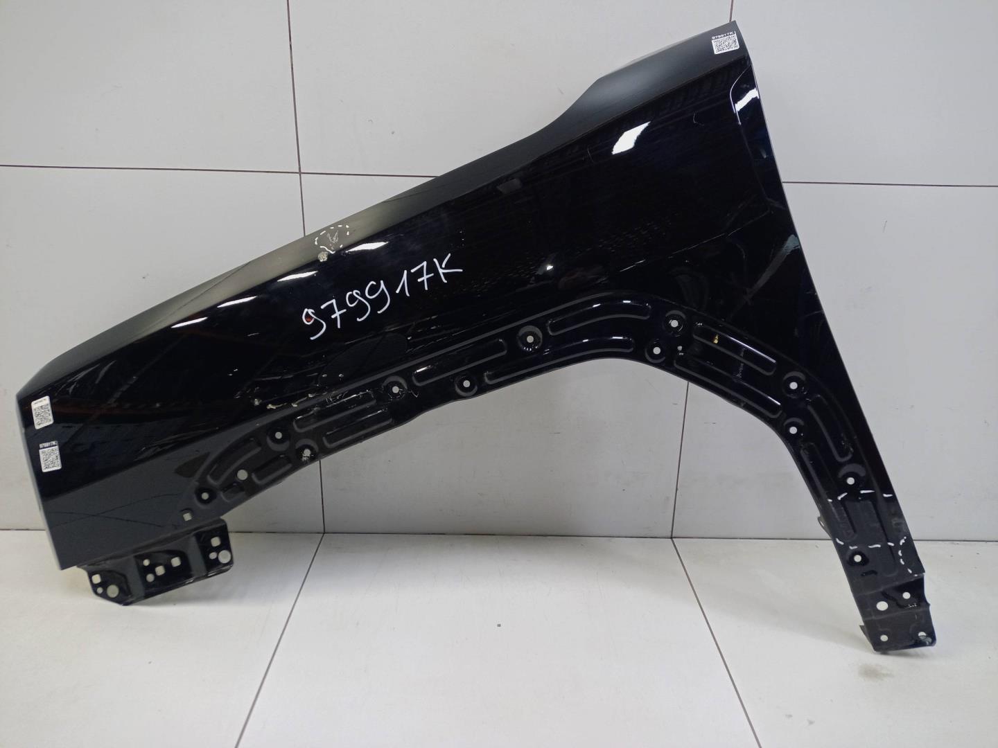 Крыло переднее левое