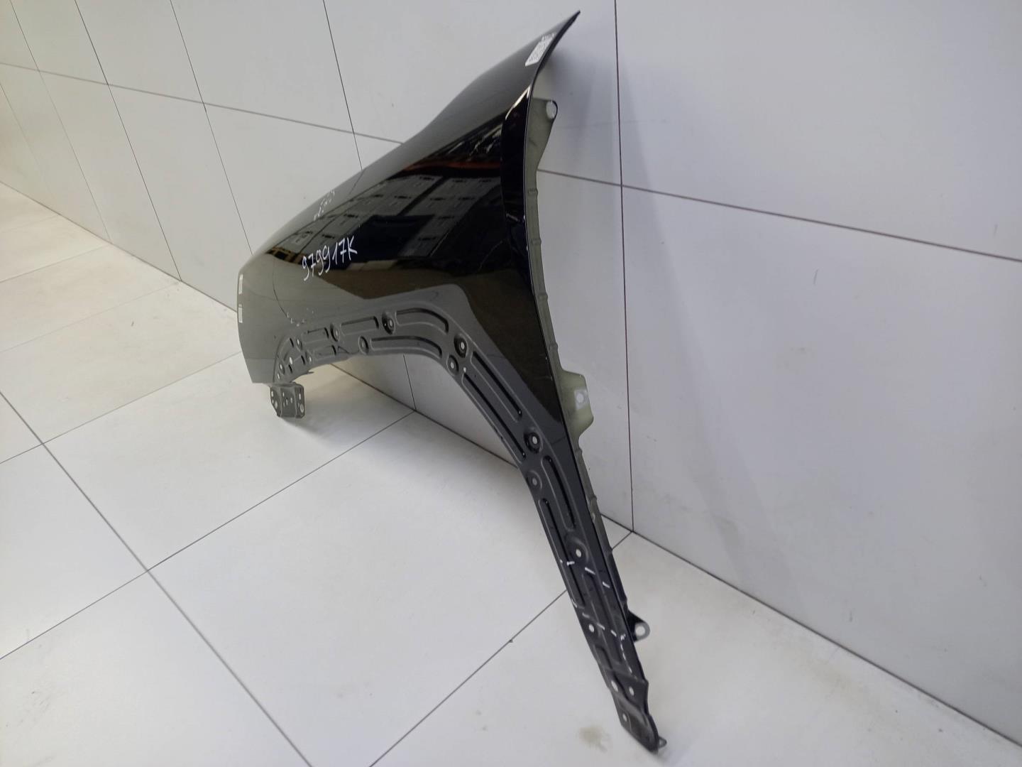 Крыло переднее левое