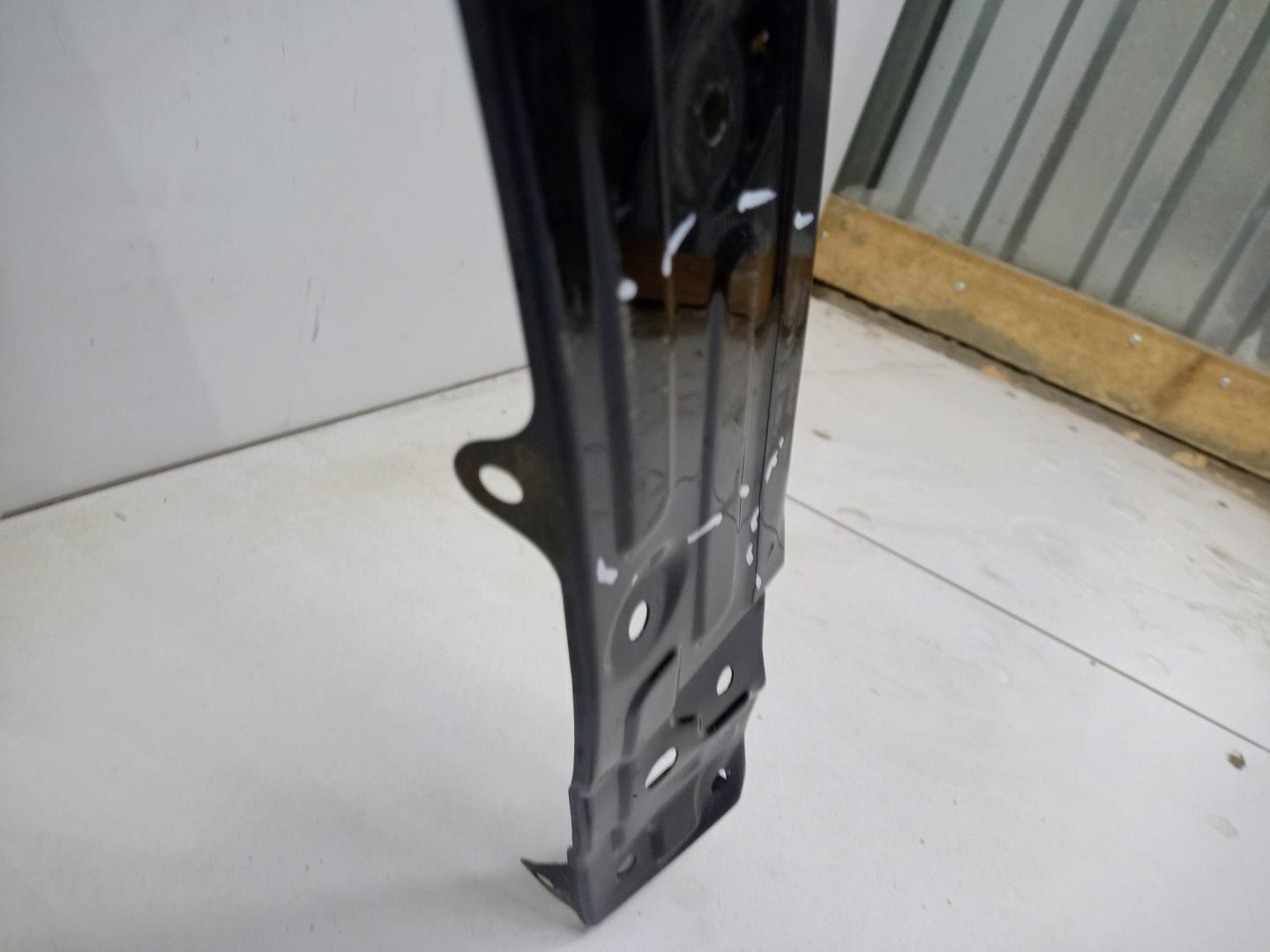 Крыло переднее левое