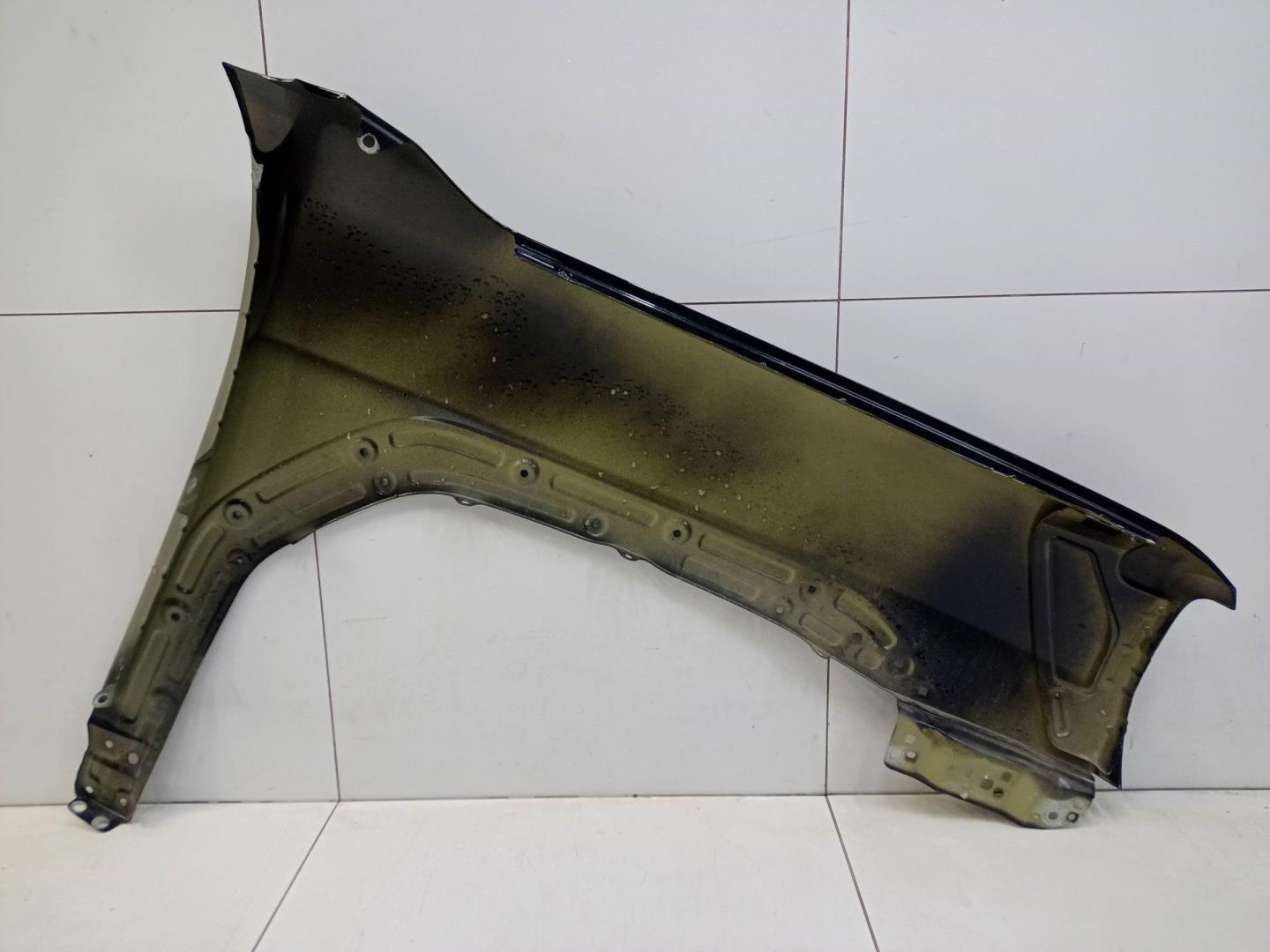 Крыло переднее левое