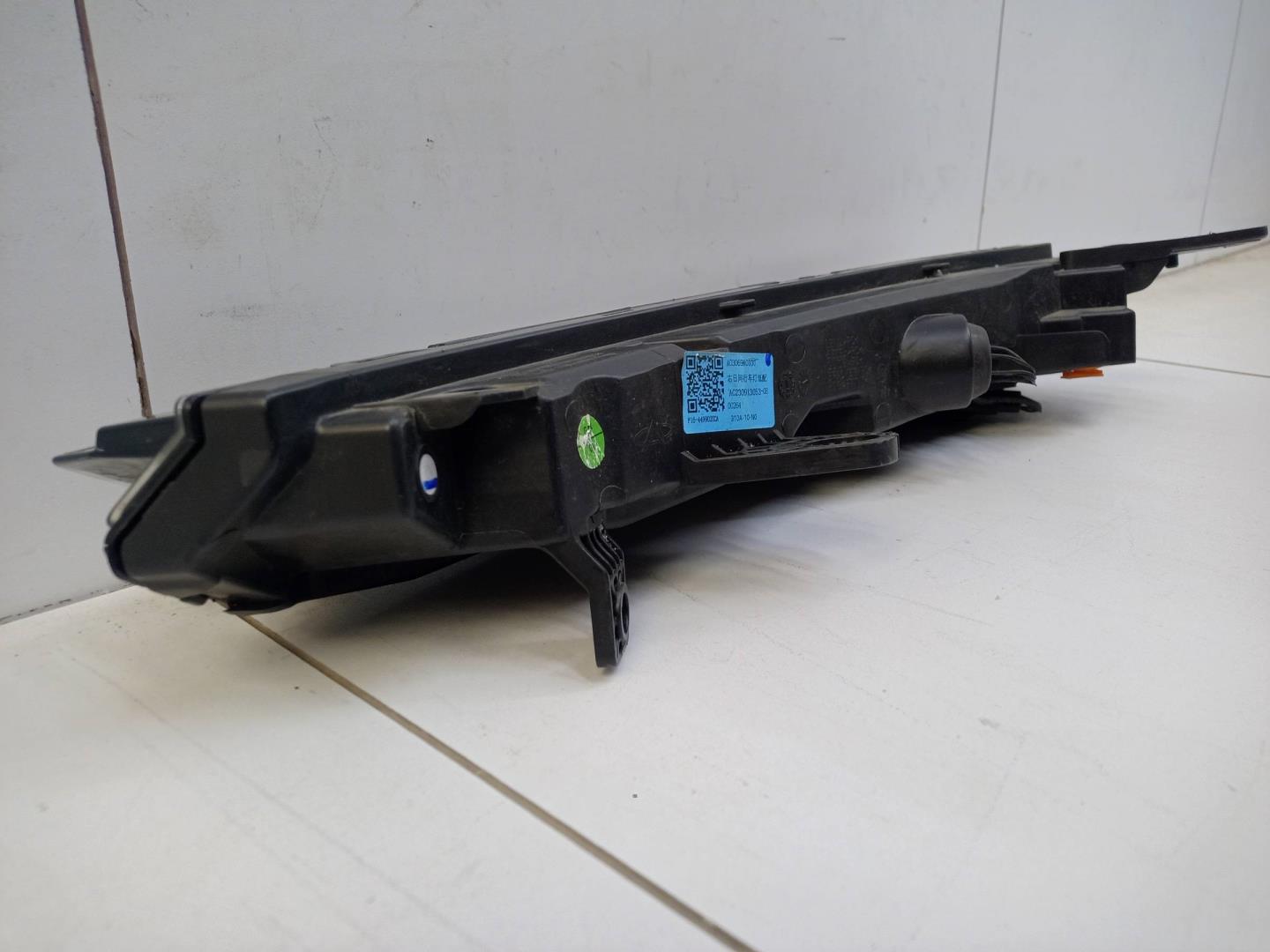 Фара дневного света правая (ходовые огни)