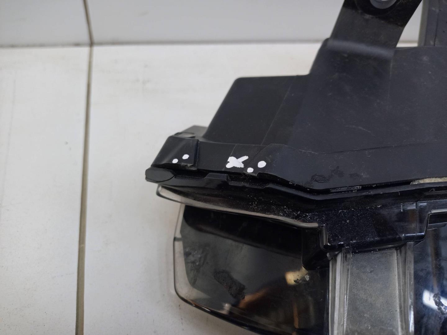 Фара дневного света правая (ходовые огни)