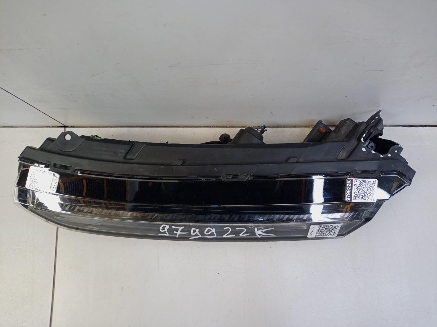 Фара дневного света левая (ходовые огни)