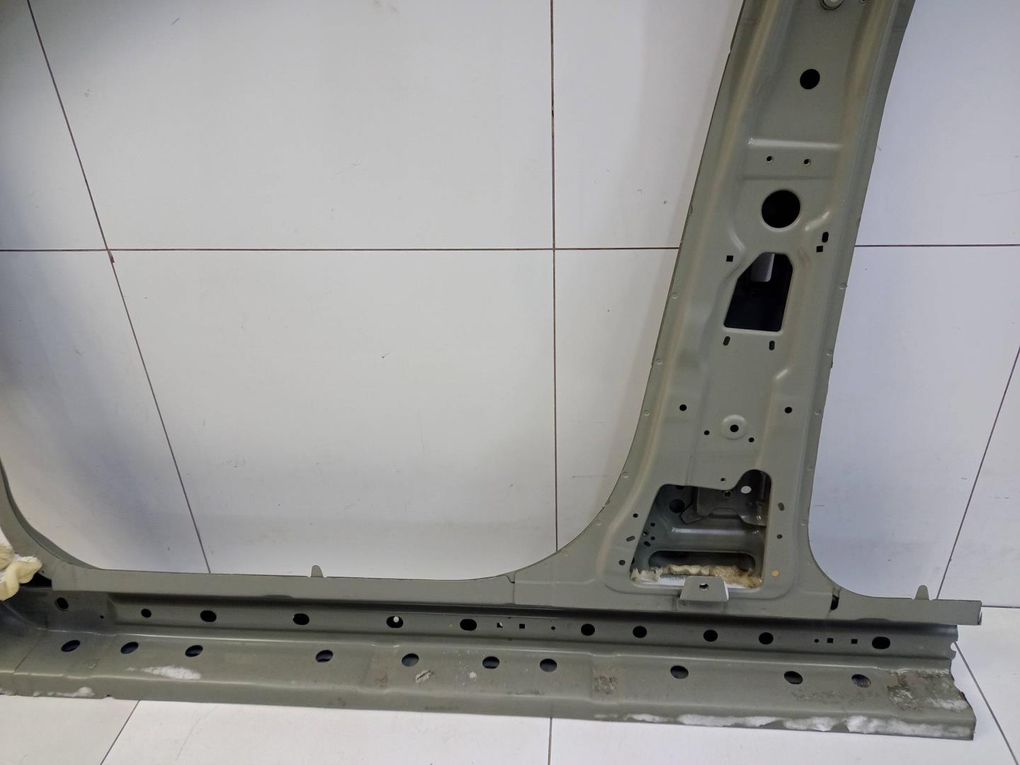 Кузовной элемент