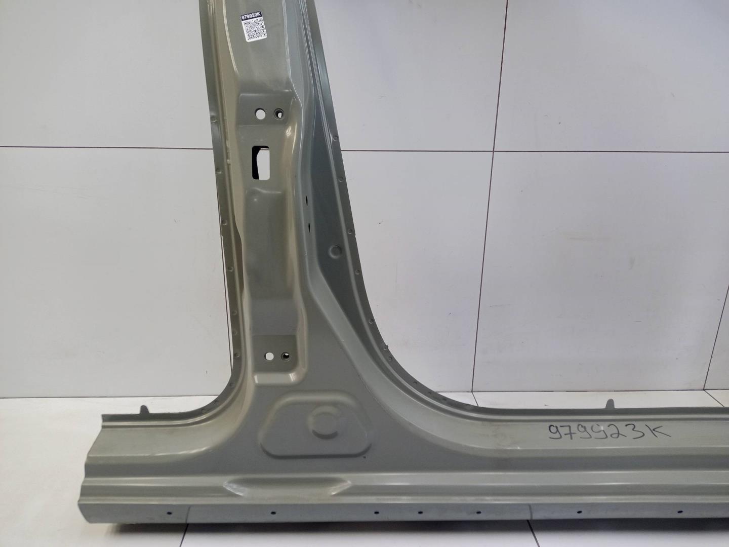 Кузовной элемент