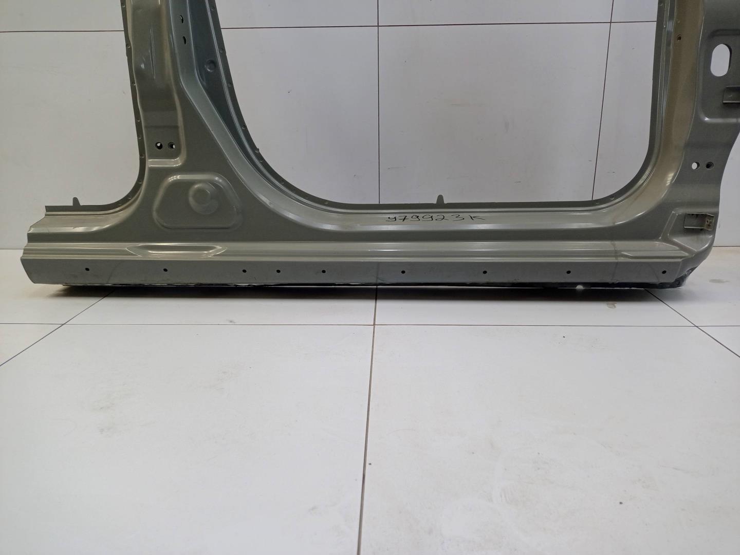 Кузовной элемент