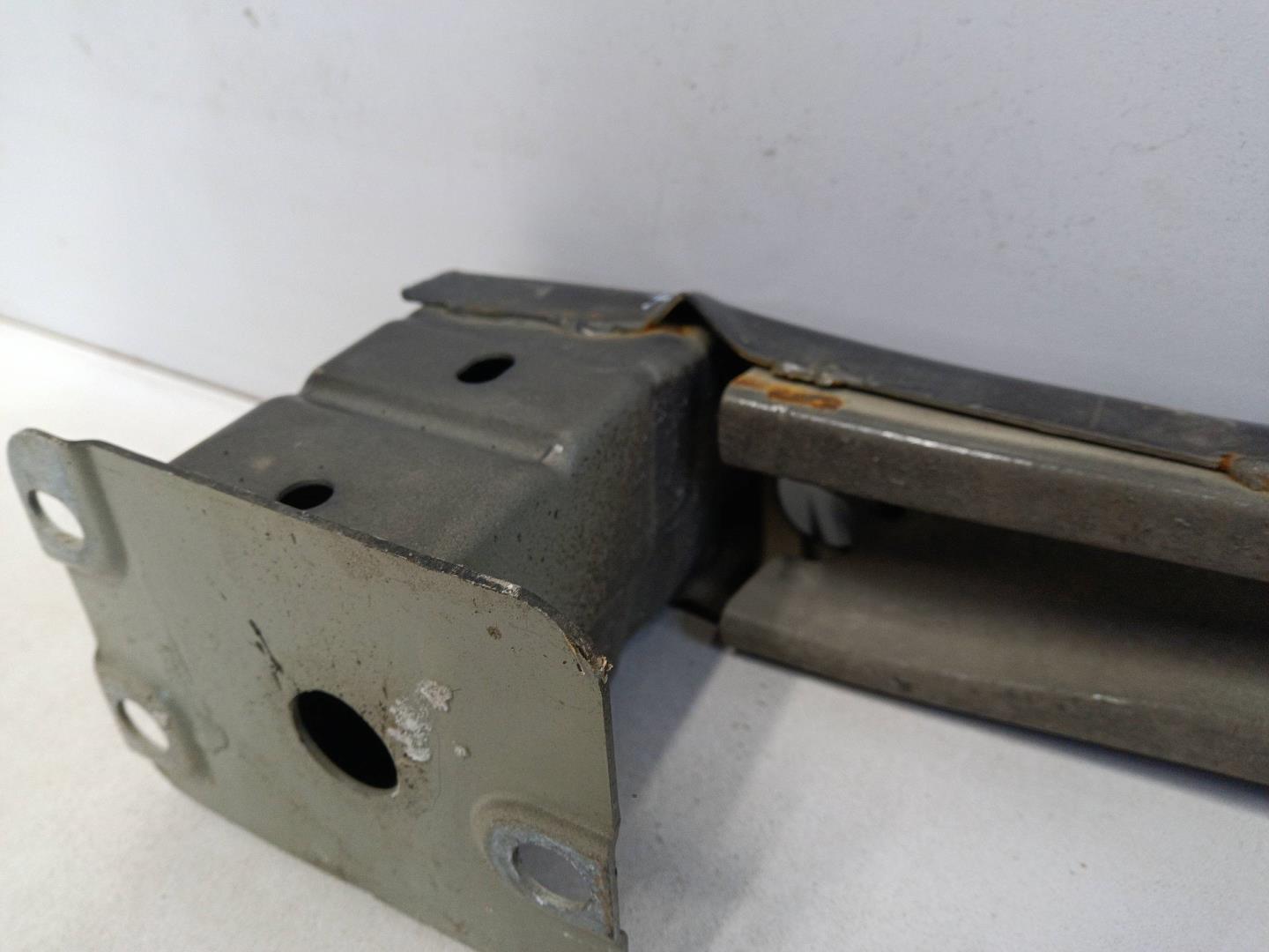 Усилитель заднего бампера