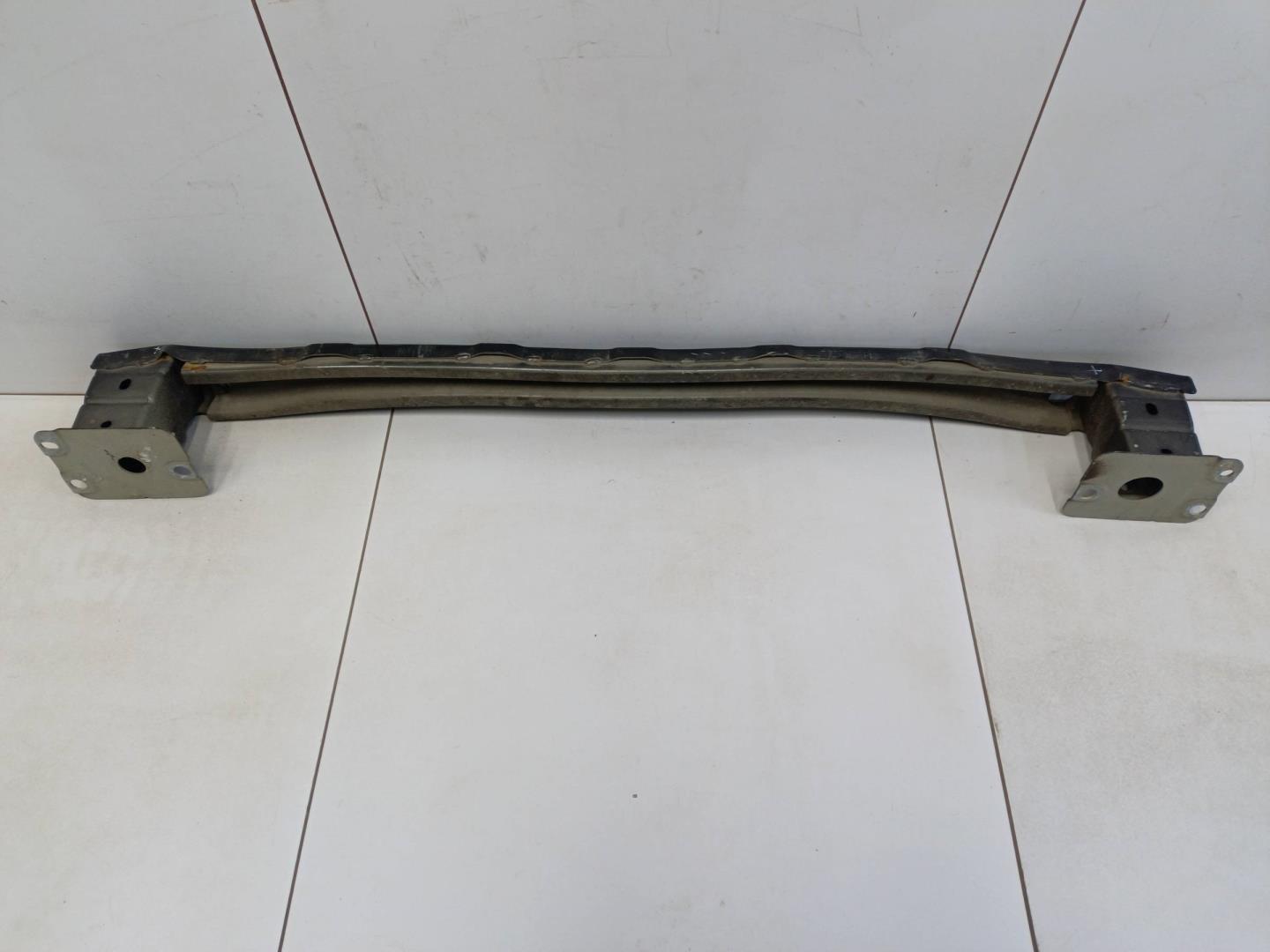 Усилитель заднего бампера