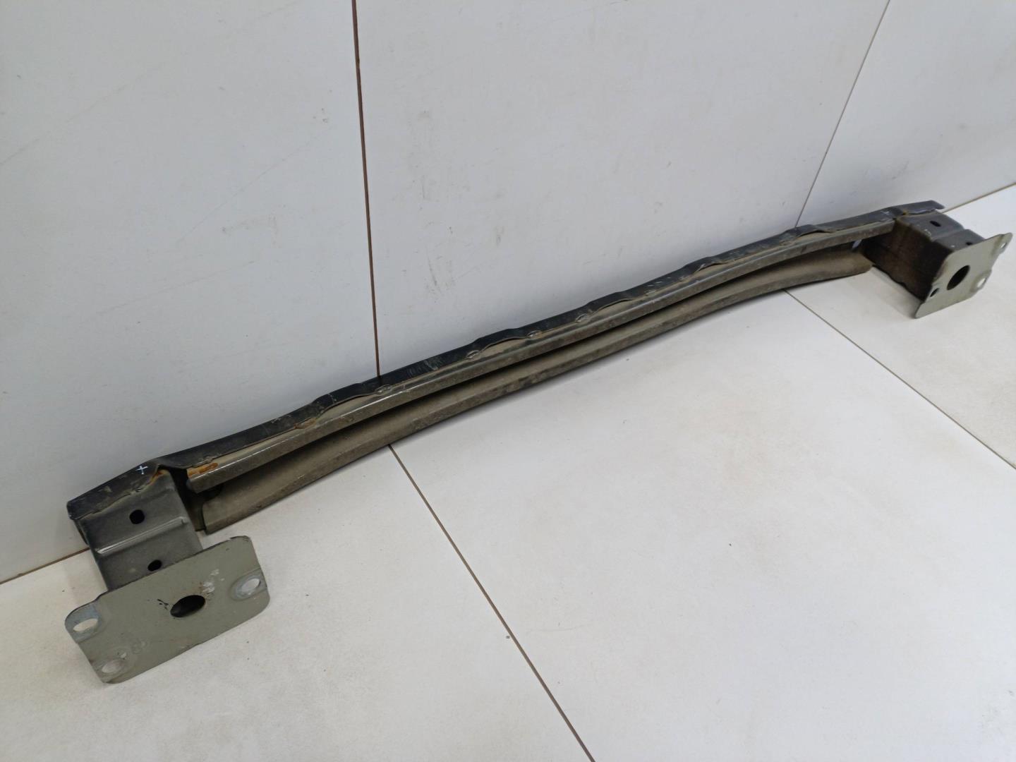 Усилитель заднего бампера