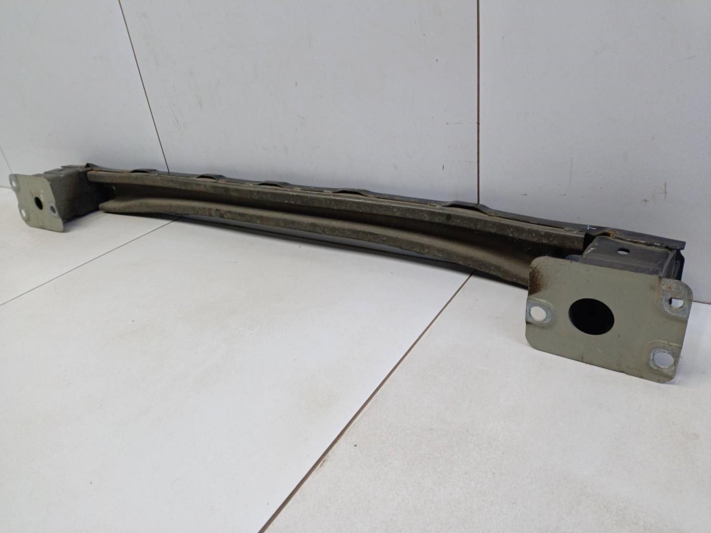 Усилитель заднего бампера