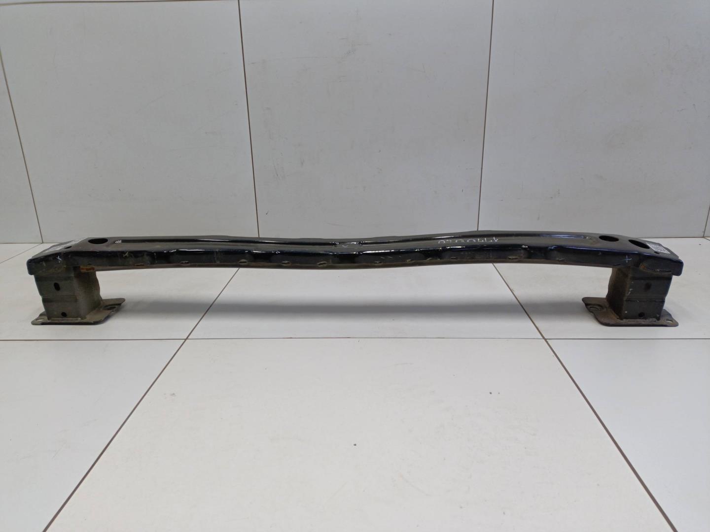 Усилитель заднего бампера