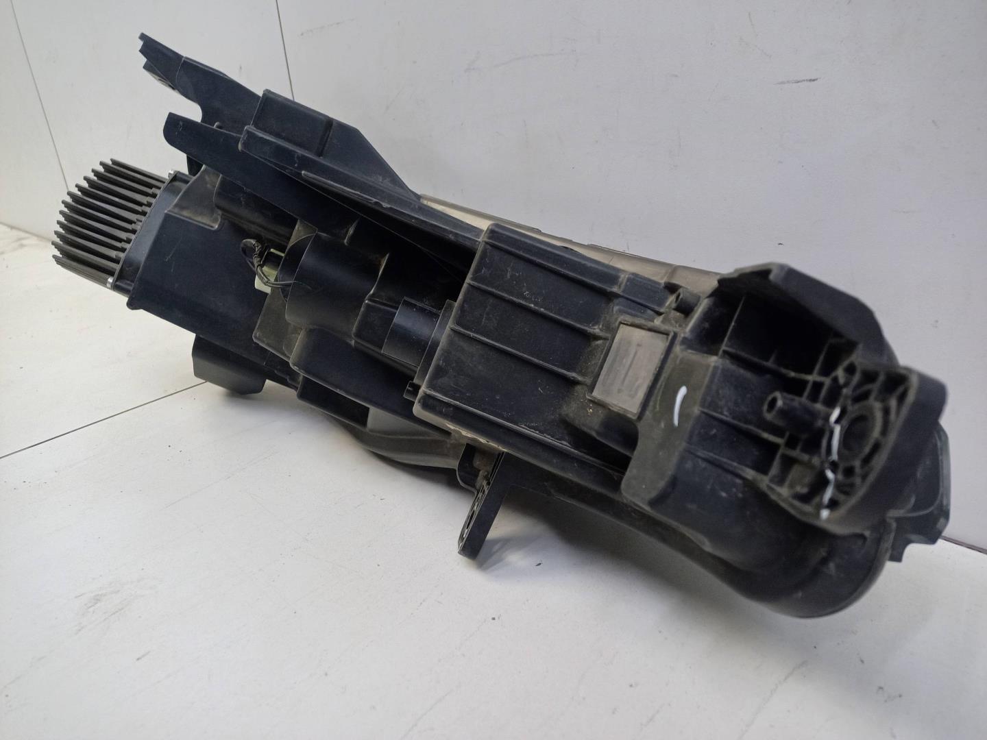 Фара дневного света левая (ходовые огни)