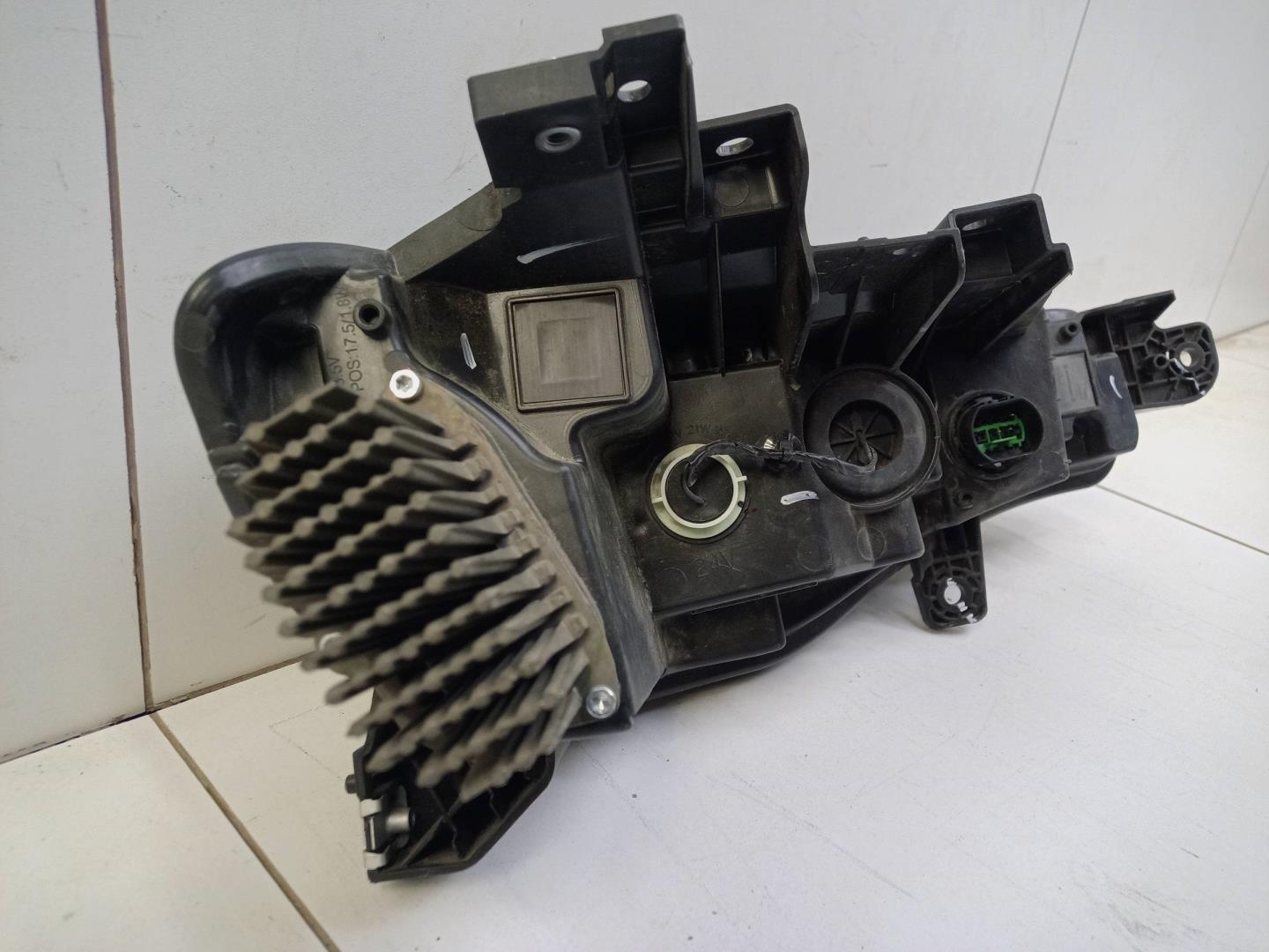 Фара дневного света левая (ходовые огни)