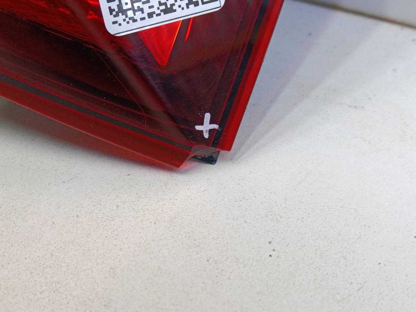 Фонарь задний наружный правый