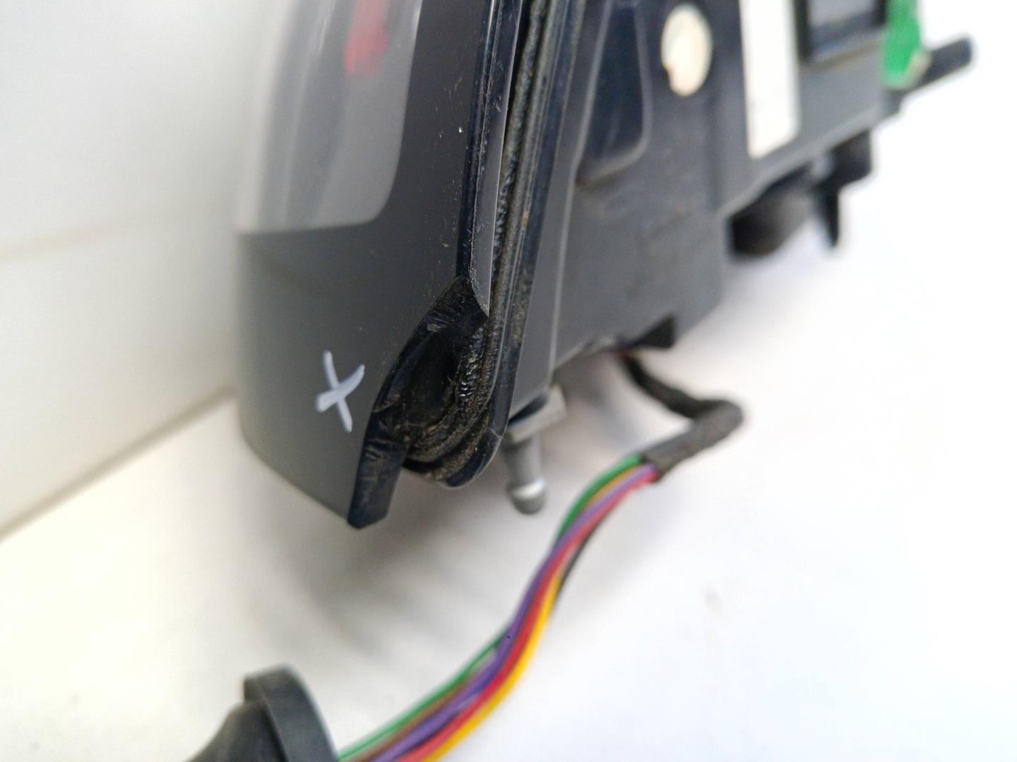 Фонарь задний наружный левый