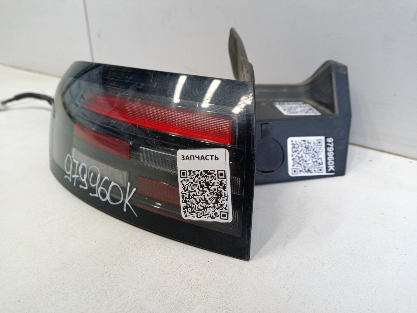 Фонарь задний наружный левый