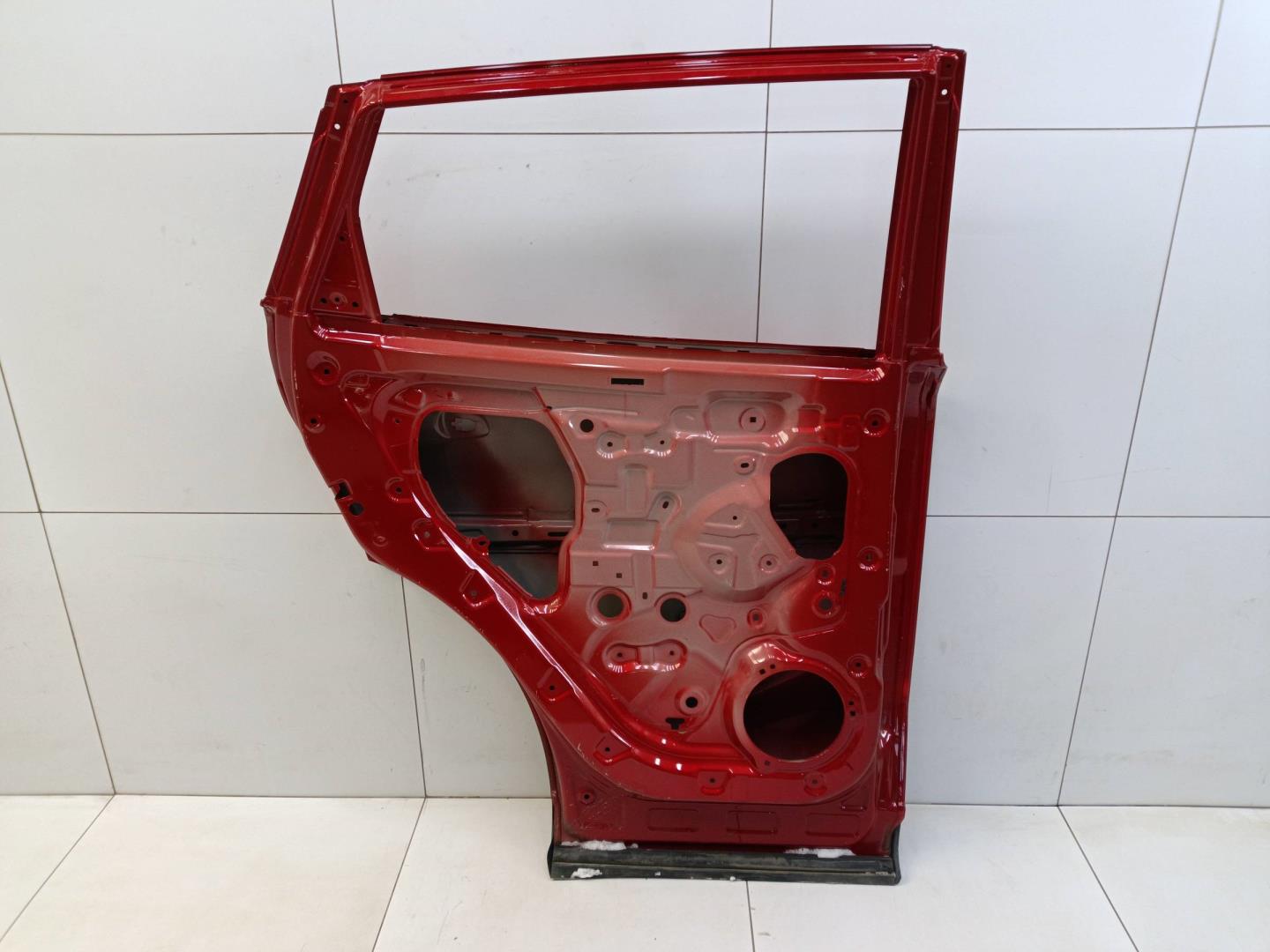 Дверь задняя левая