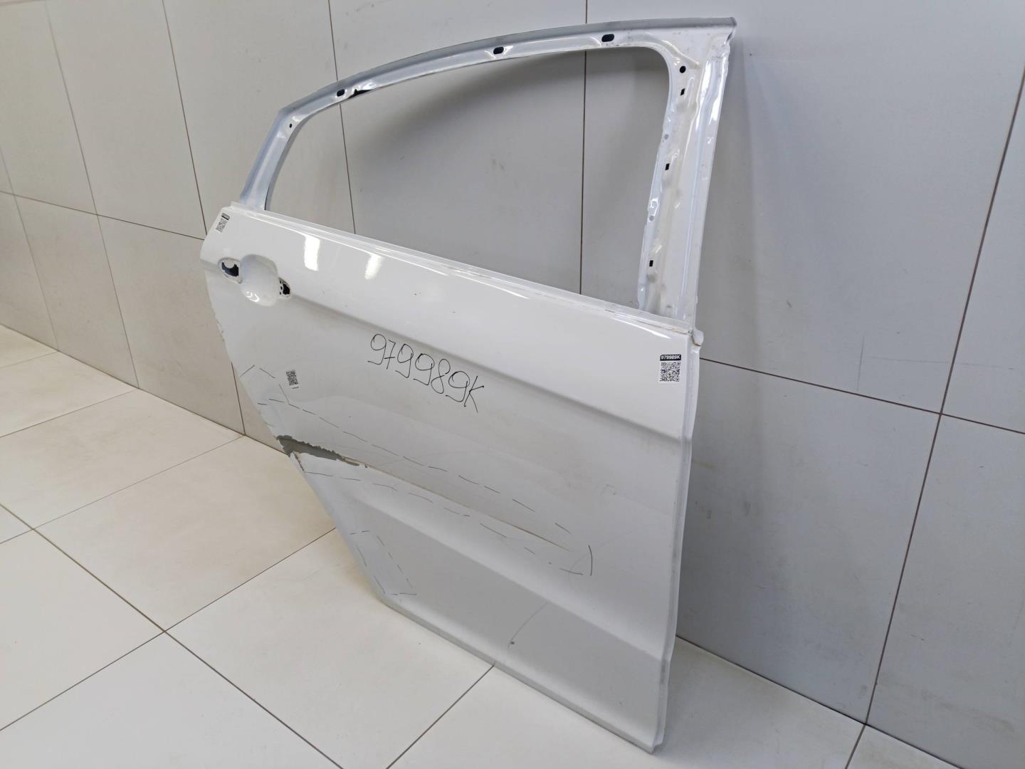 Дверь задняя правая