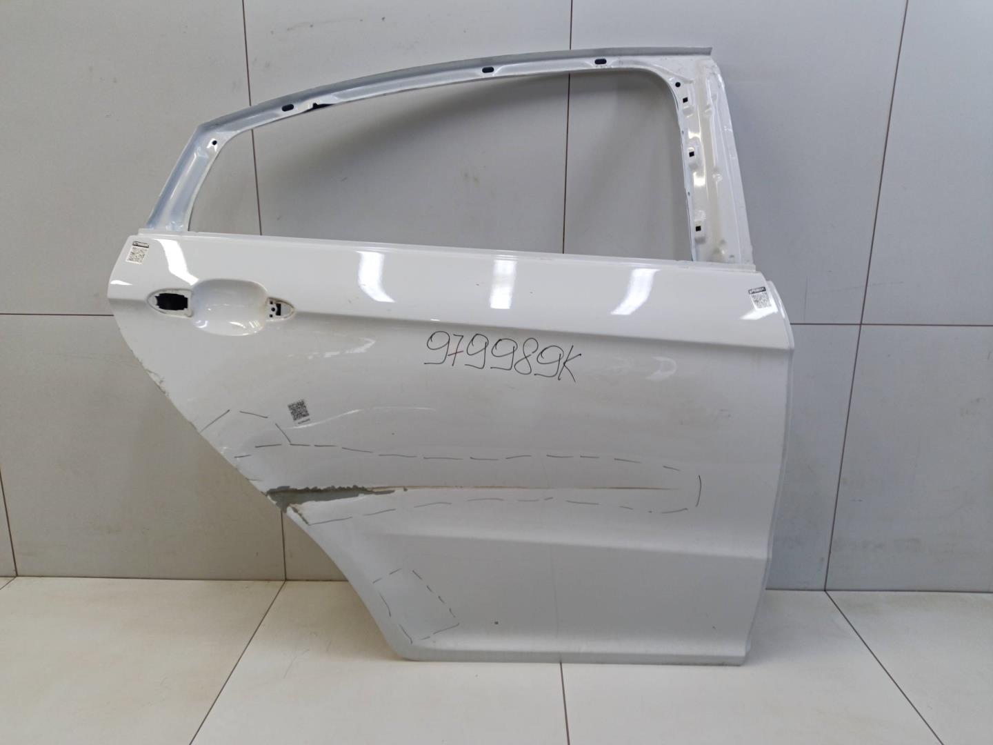 Дверь задняя правая