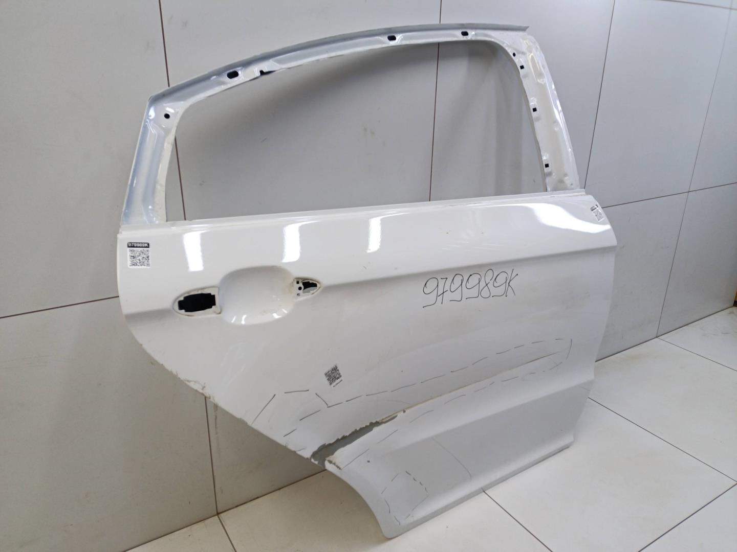Дверь задняя правая