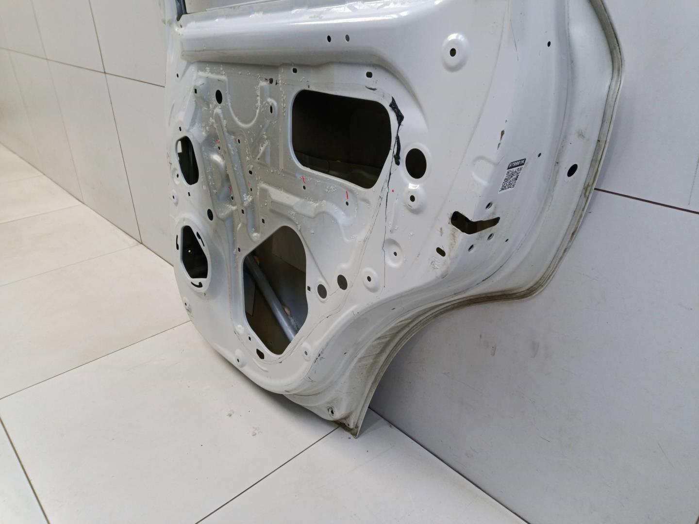 Дверь задняя правая