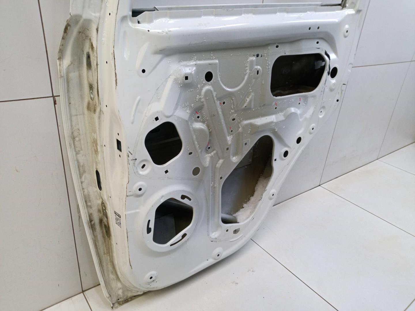 Дверь задняя правая