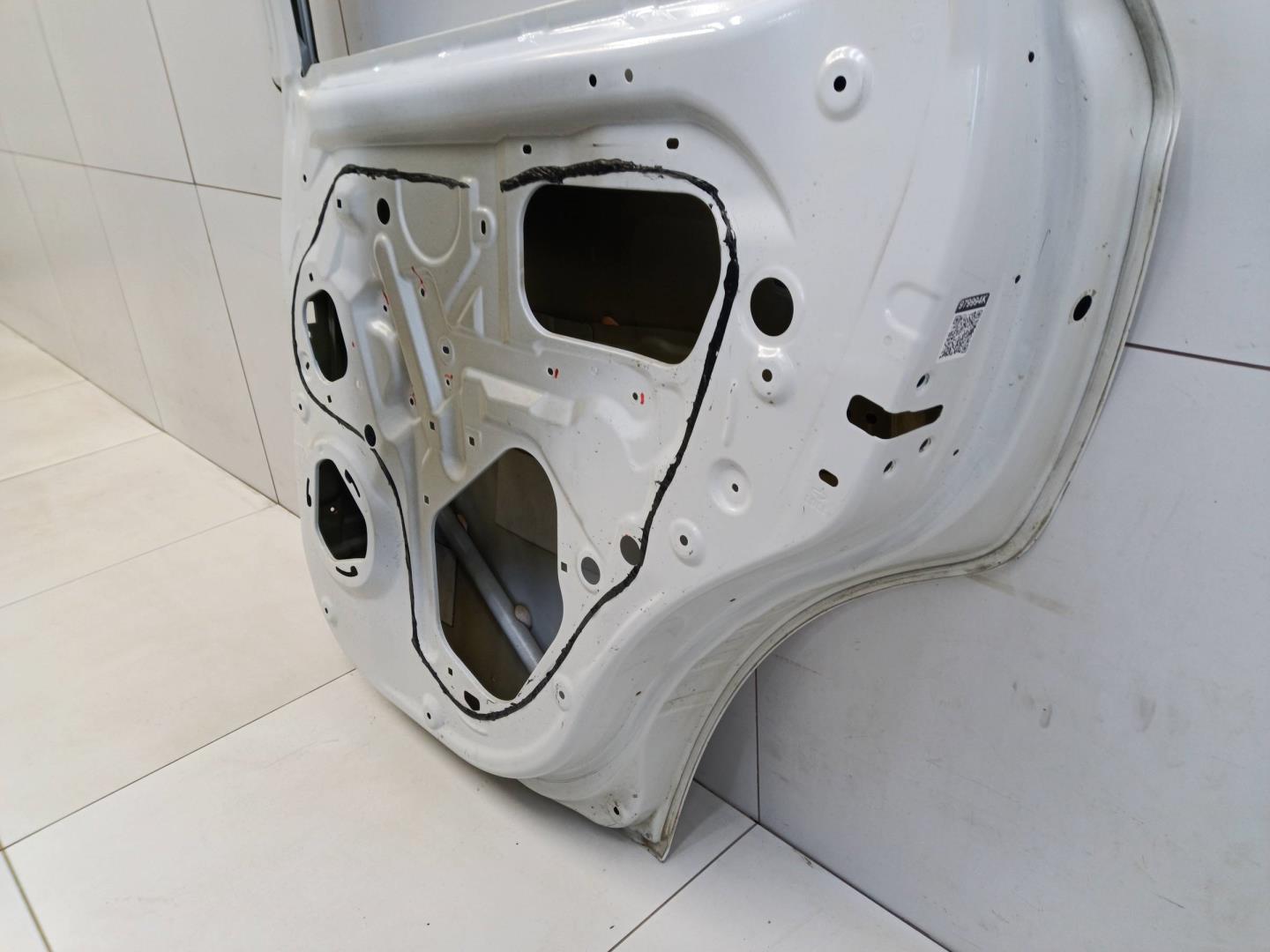 Дверь задняя правая