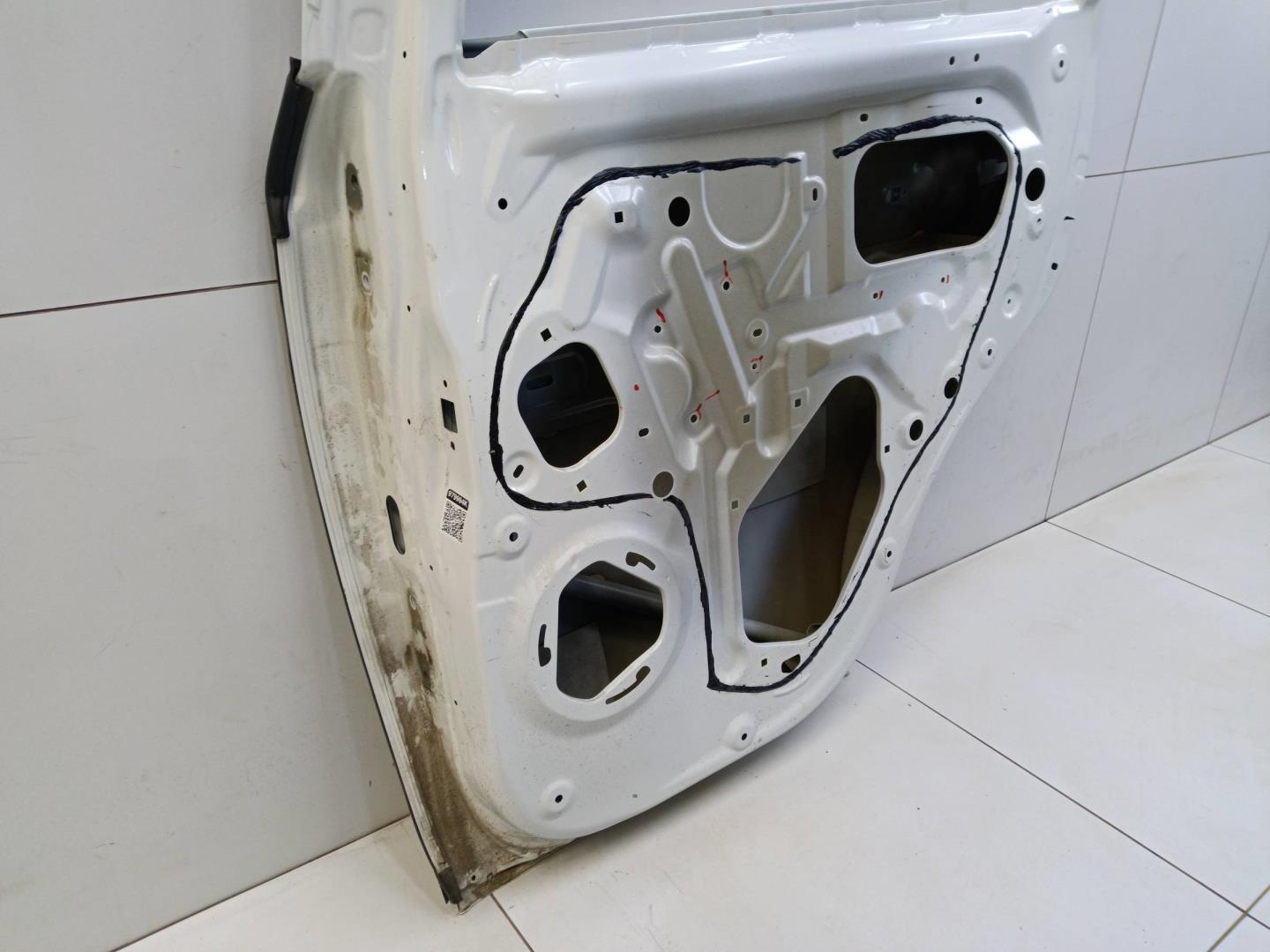 Дверь задняя правая