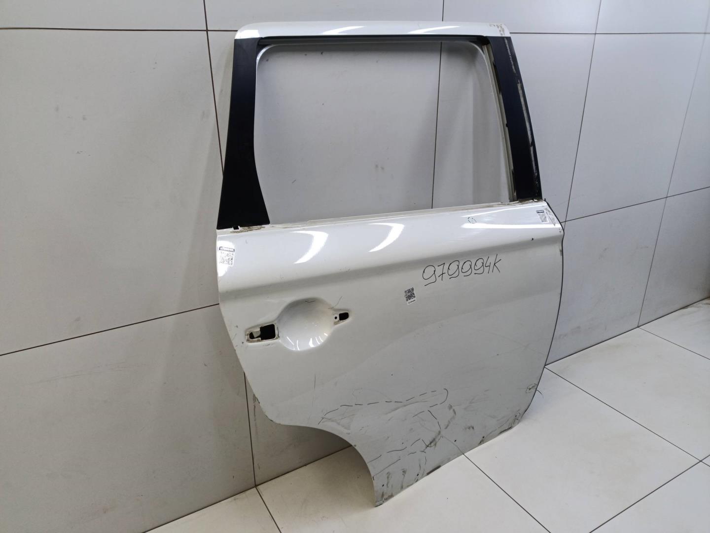 Дверь задняя правая