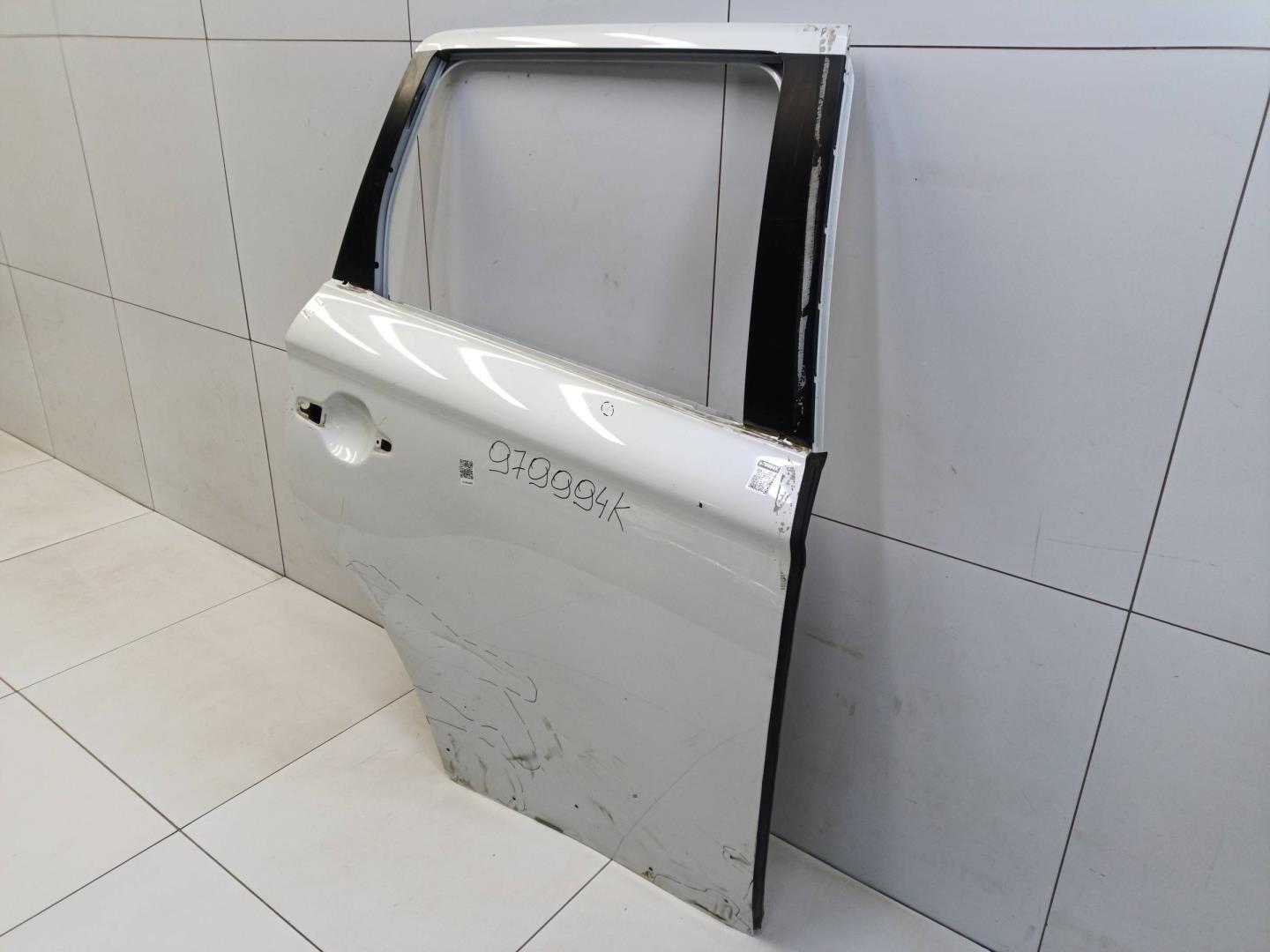 Дверь задняя правая