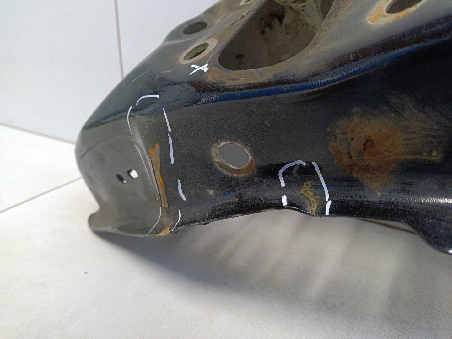 Усилитель переднего бампера