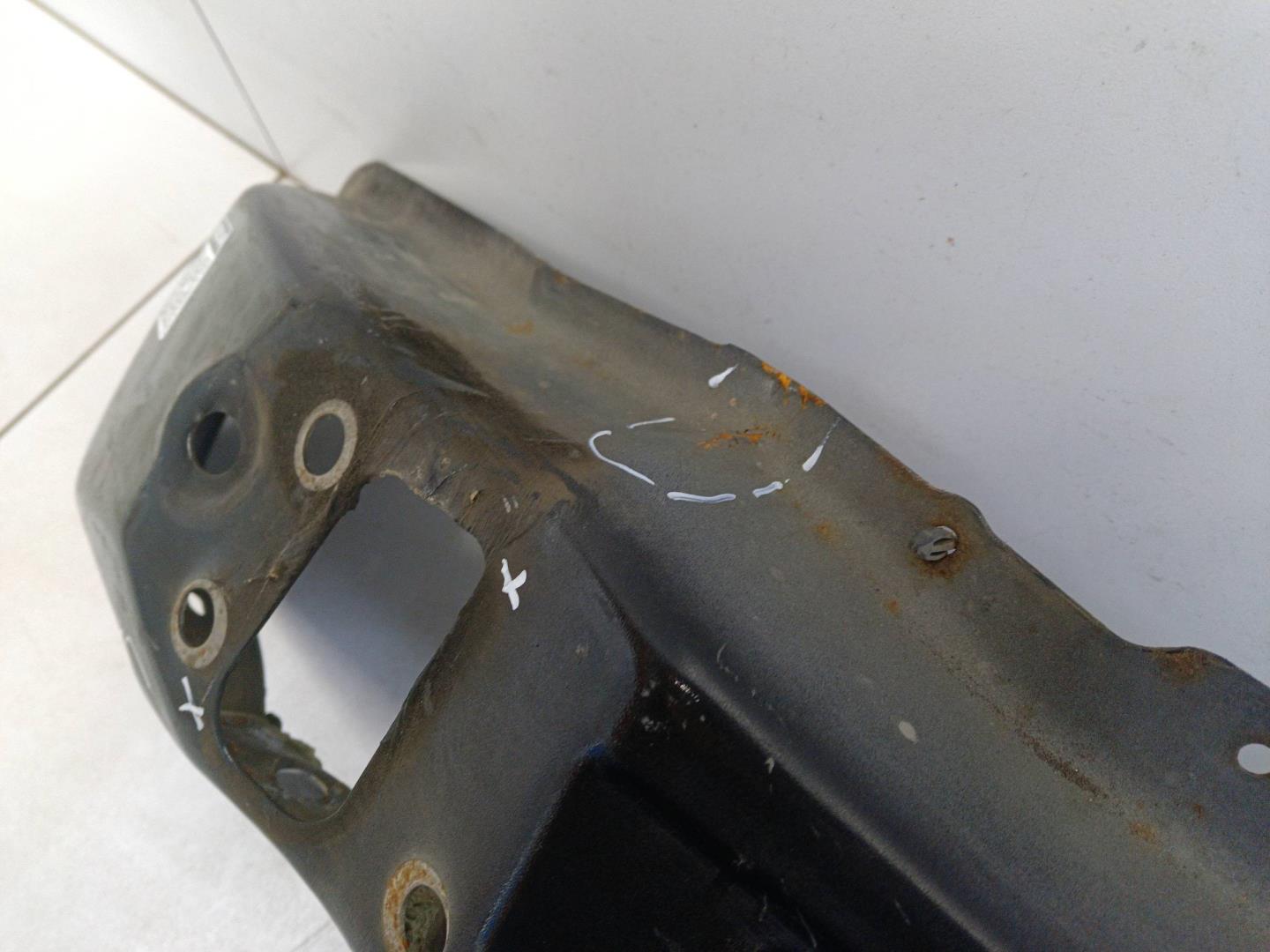 Усилитель переднего бампера