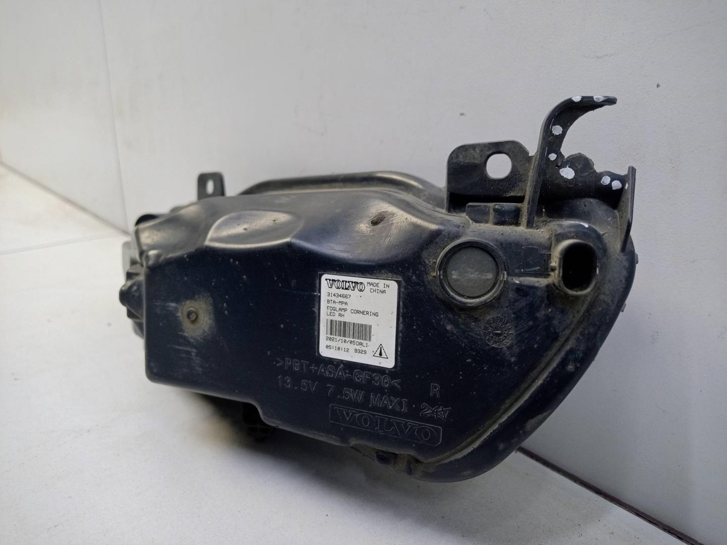 Фара противотуманная правая для 2016>