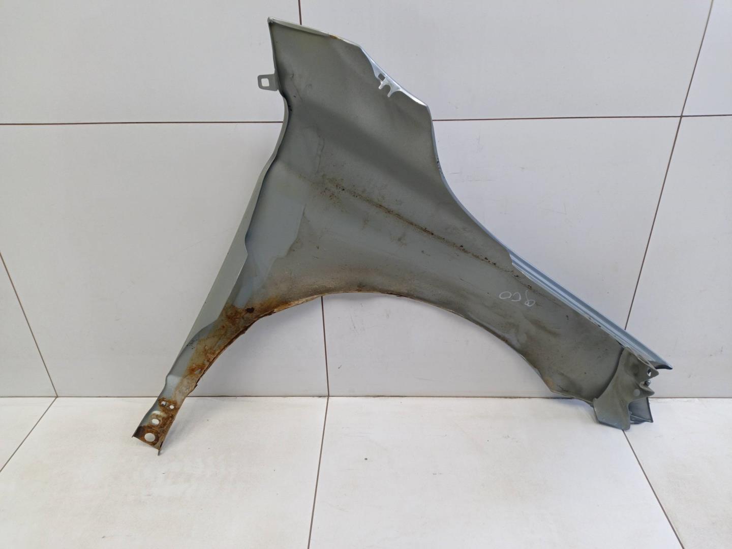 Крыло переднее левое