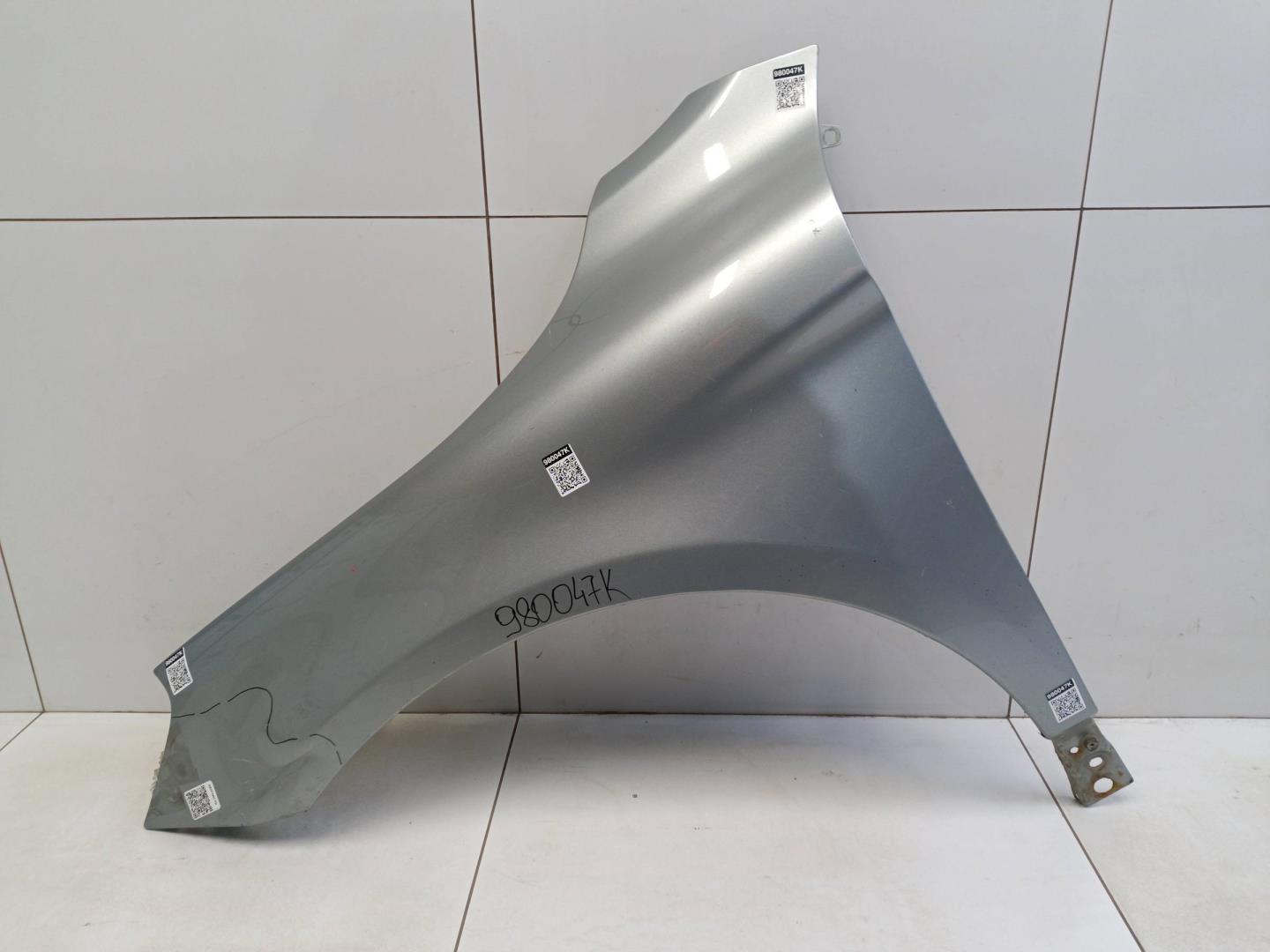 Крыло переднее левое