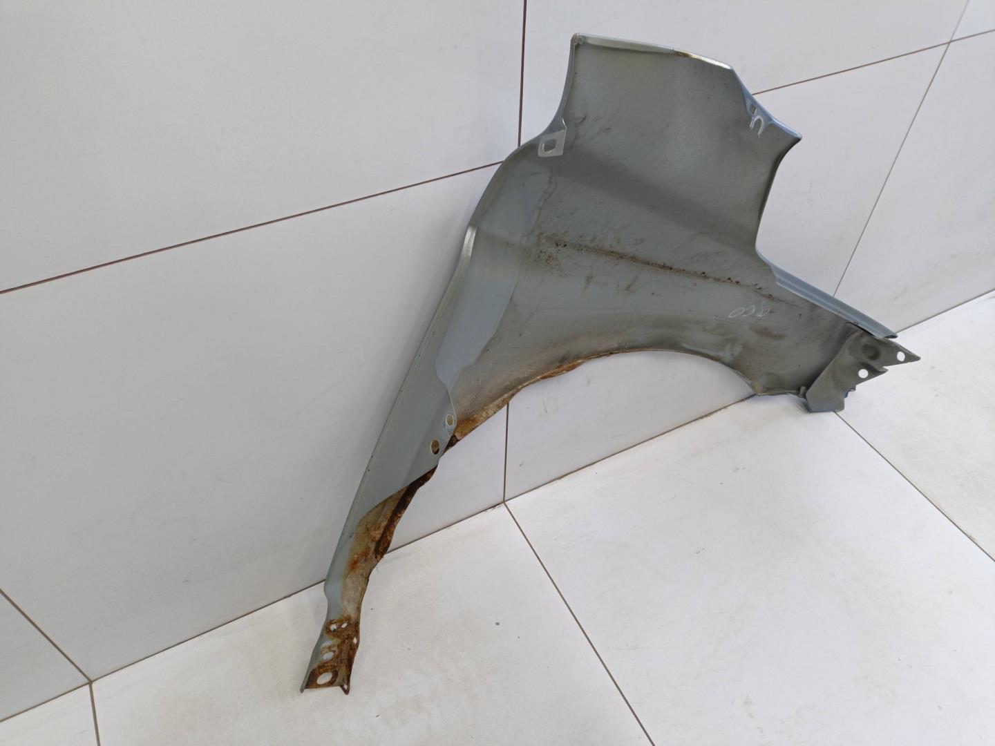 Крыло переднее левое