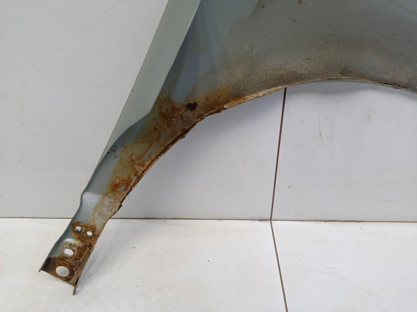 Крыло переднее левое