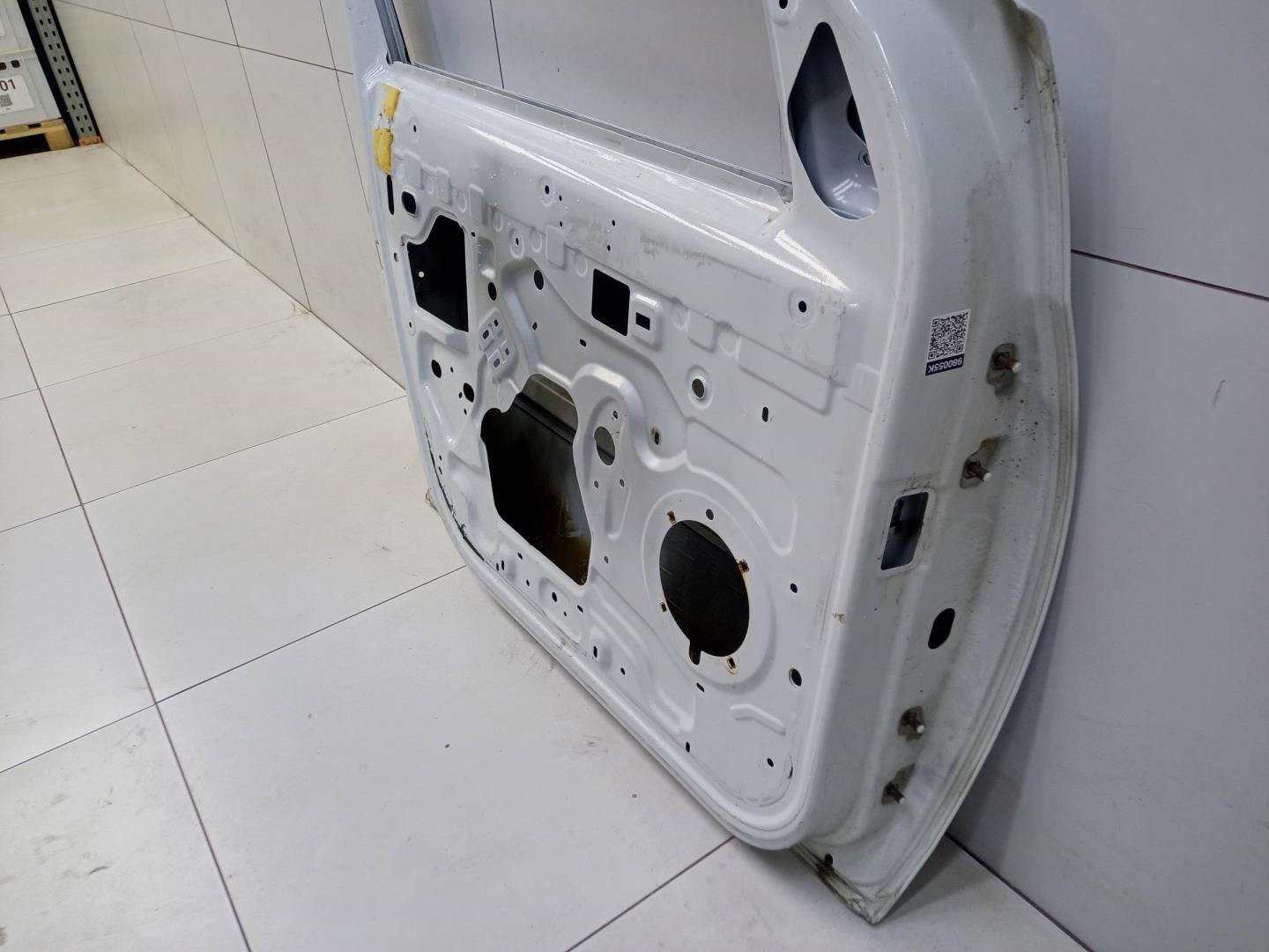 Дверь передняя левая