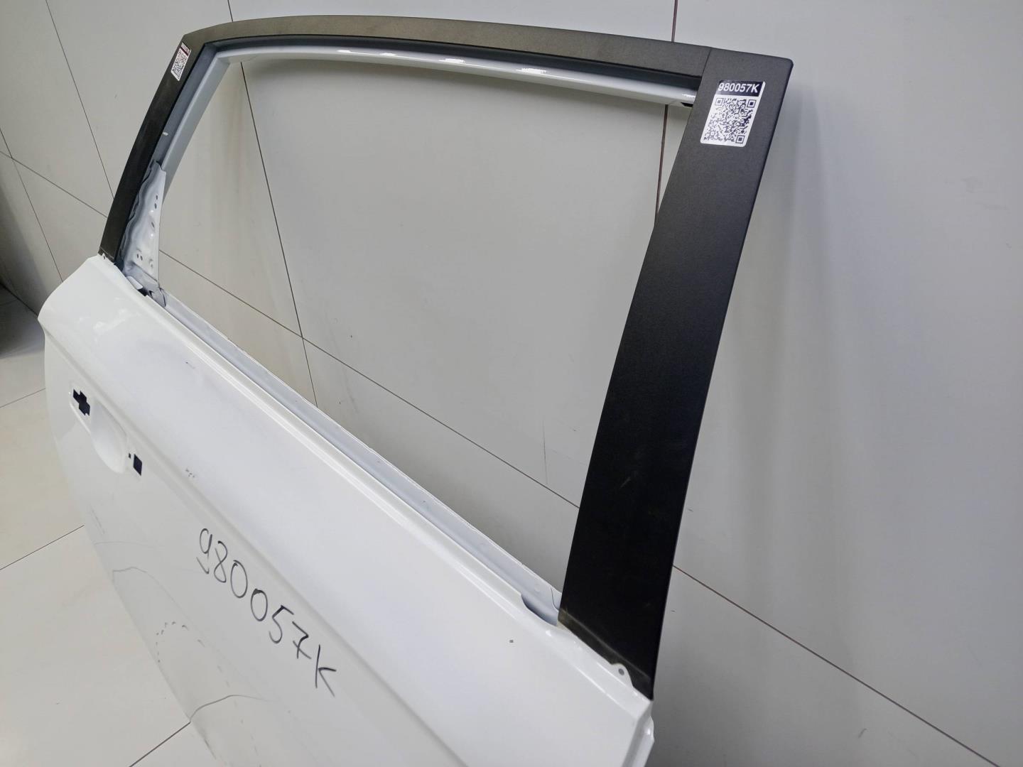 Дверь задняя правая