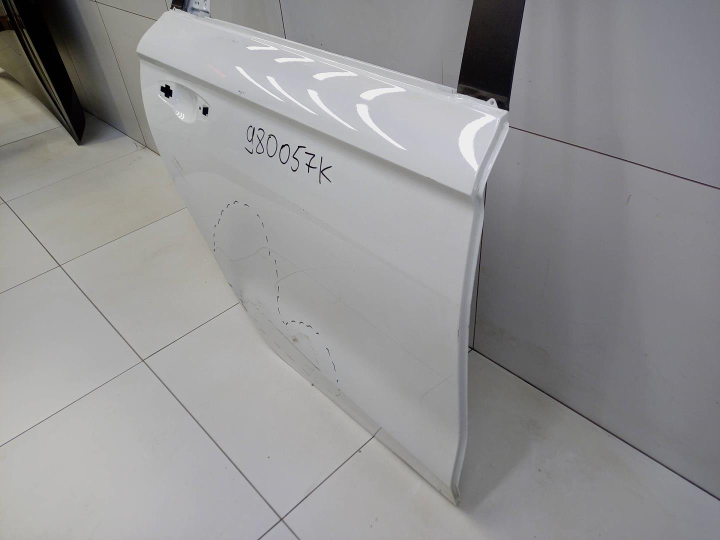 Дверь задняя правая