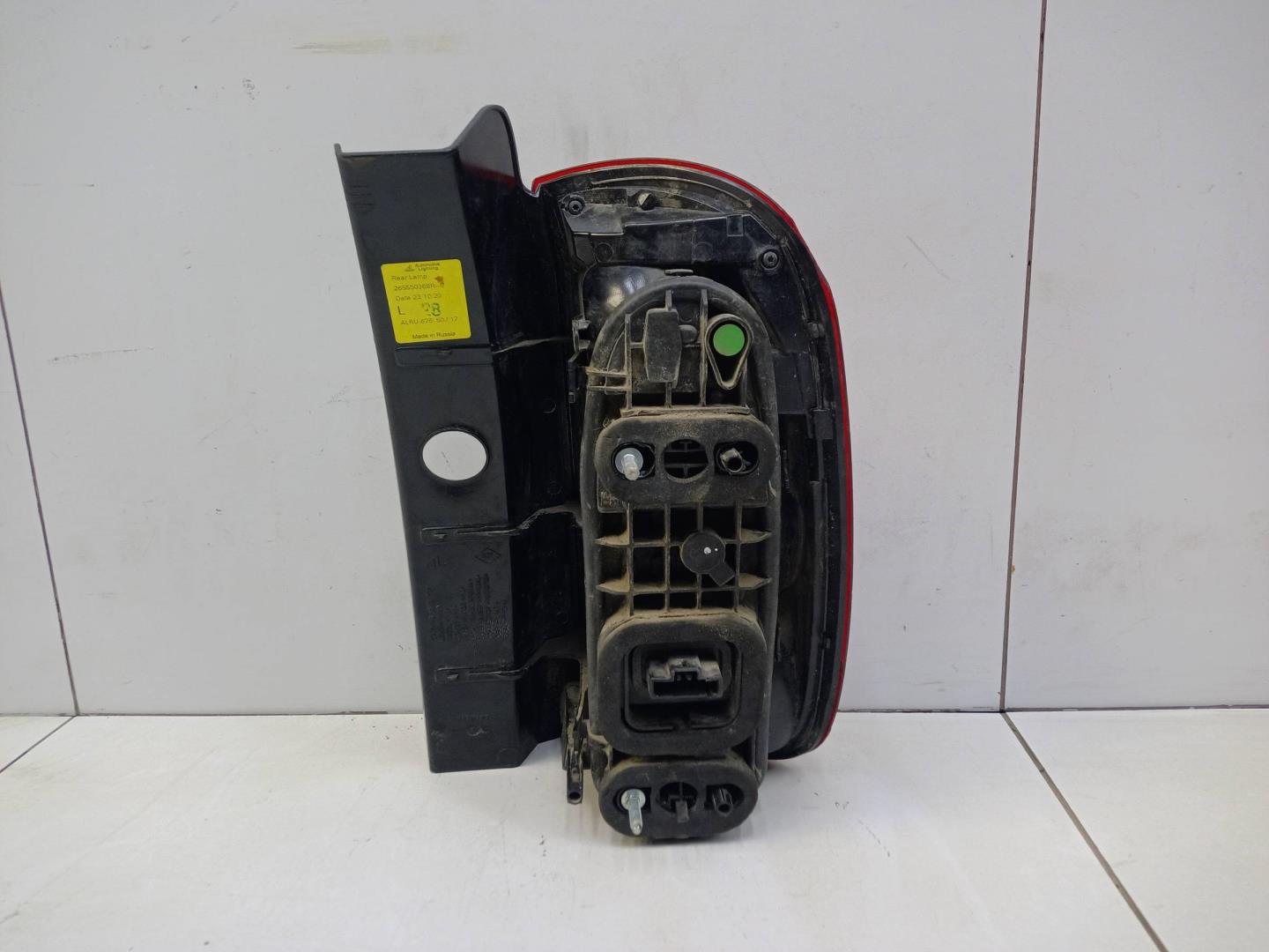 Фонарь задний наружный левый