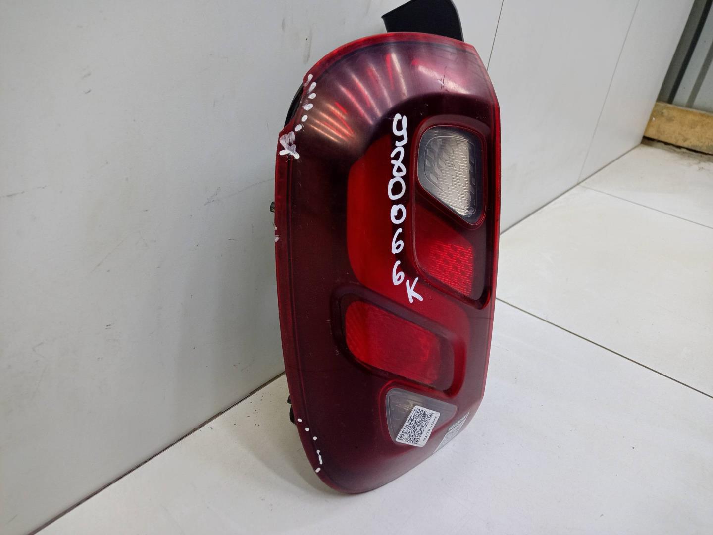 Фонарь задний наружный левый