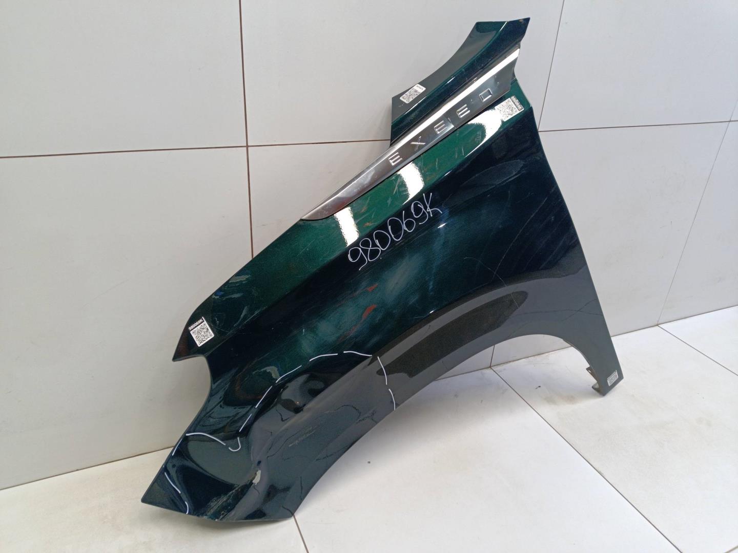 Крыло переднее левое